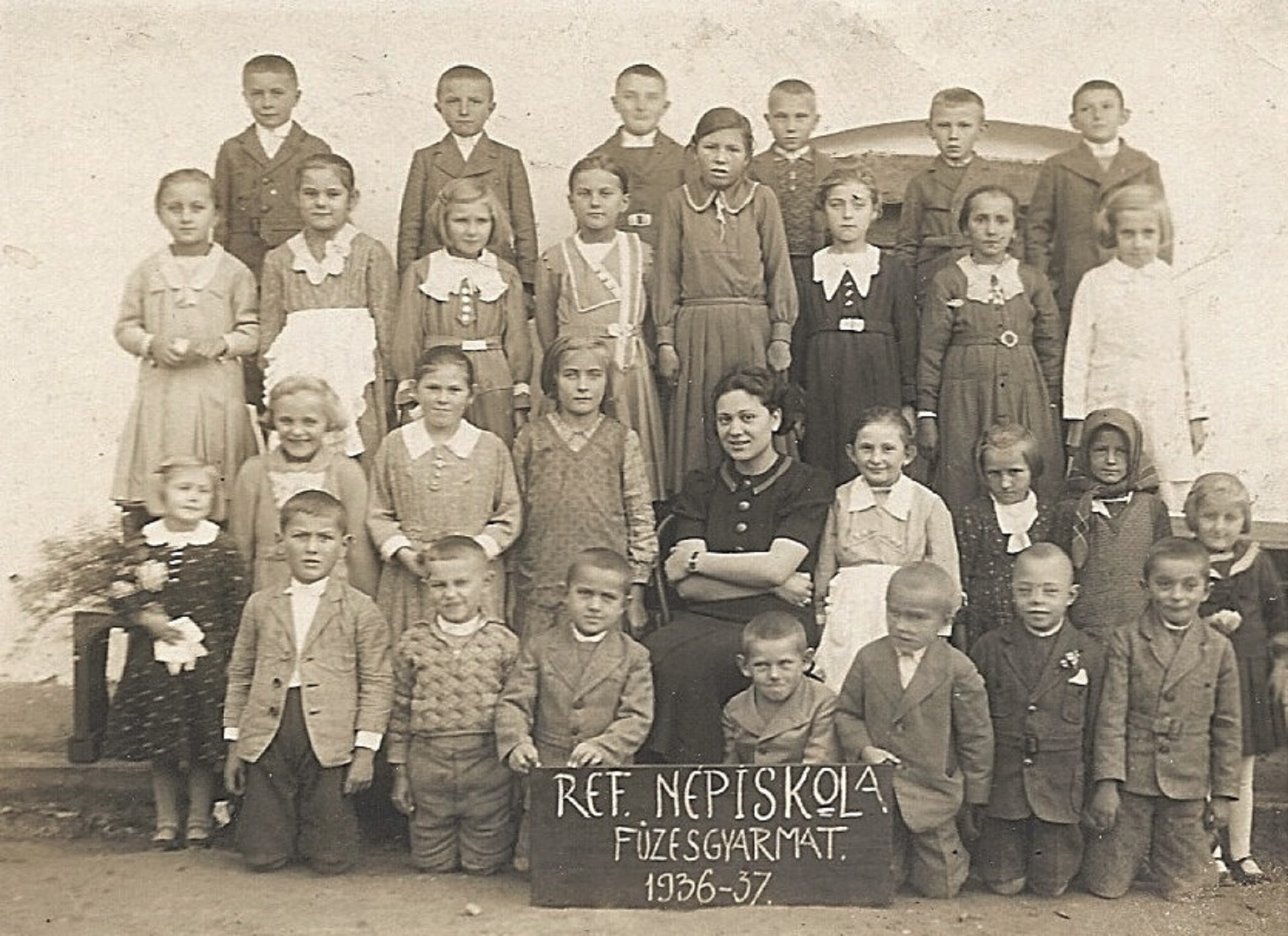 hontfuzesgyarmat-refiskola-1936-37