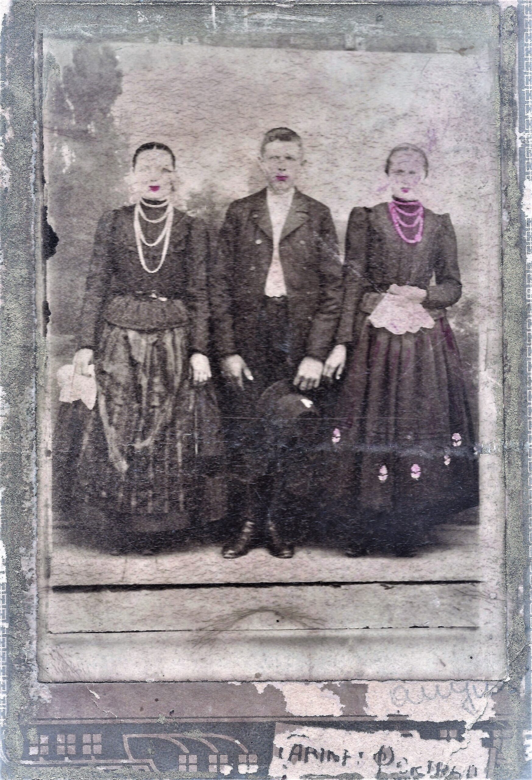 hontfuzesgyarmat-ket-no-egy-ferfi