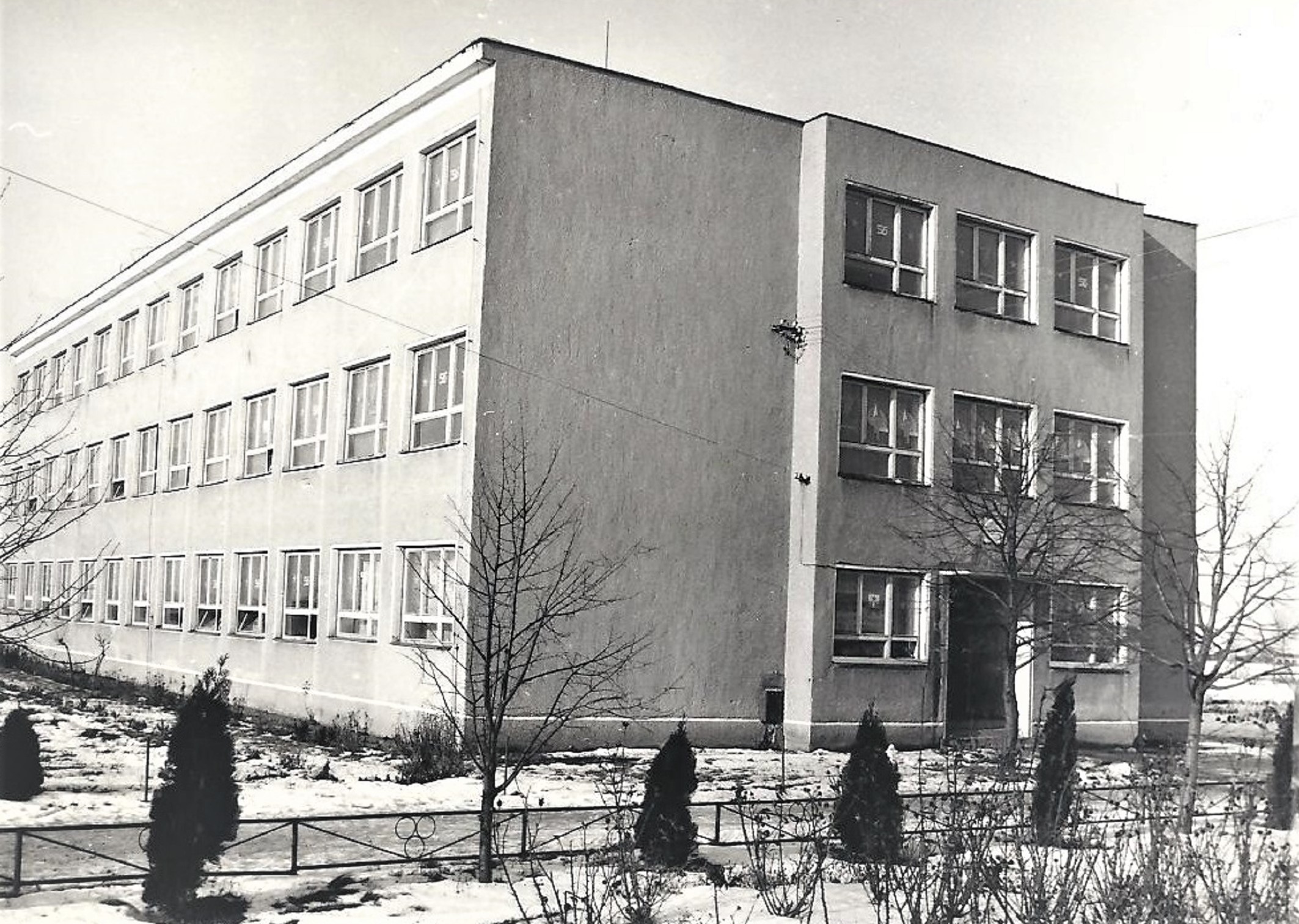 hontfuzesgyarmat-uj-iskola