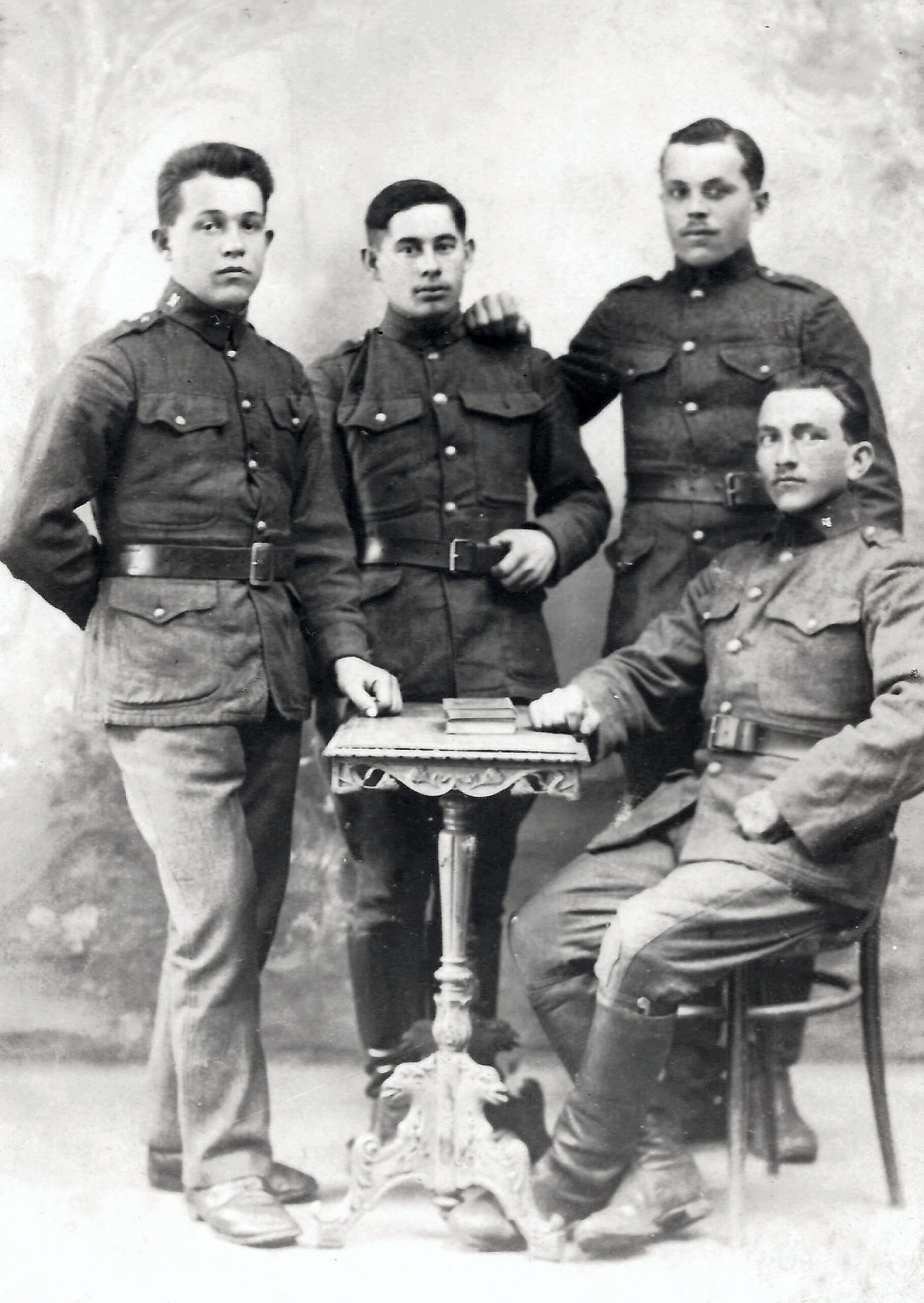 hontfuzesgyarmat-biro-margit-katonak