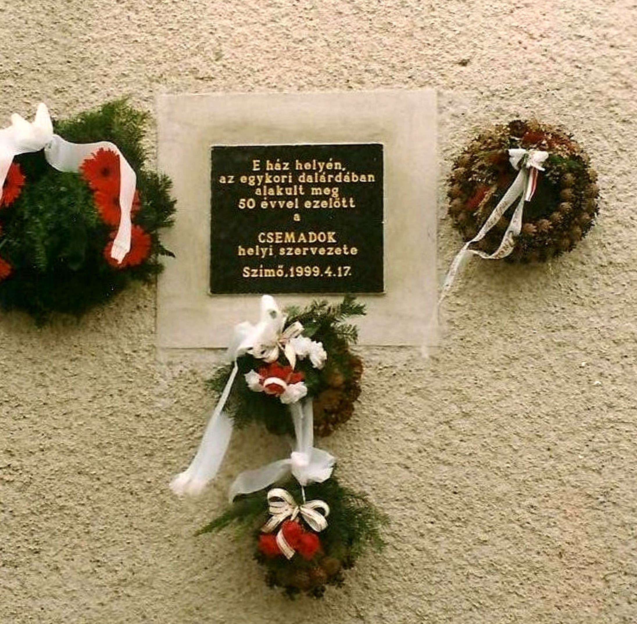 szimo-emlektabla-50-1