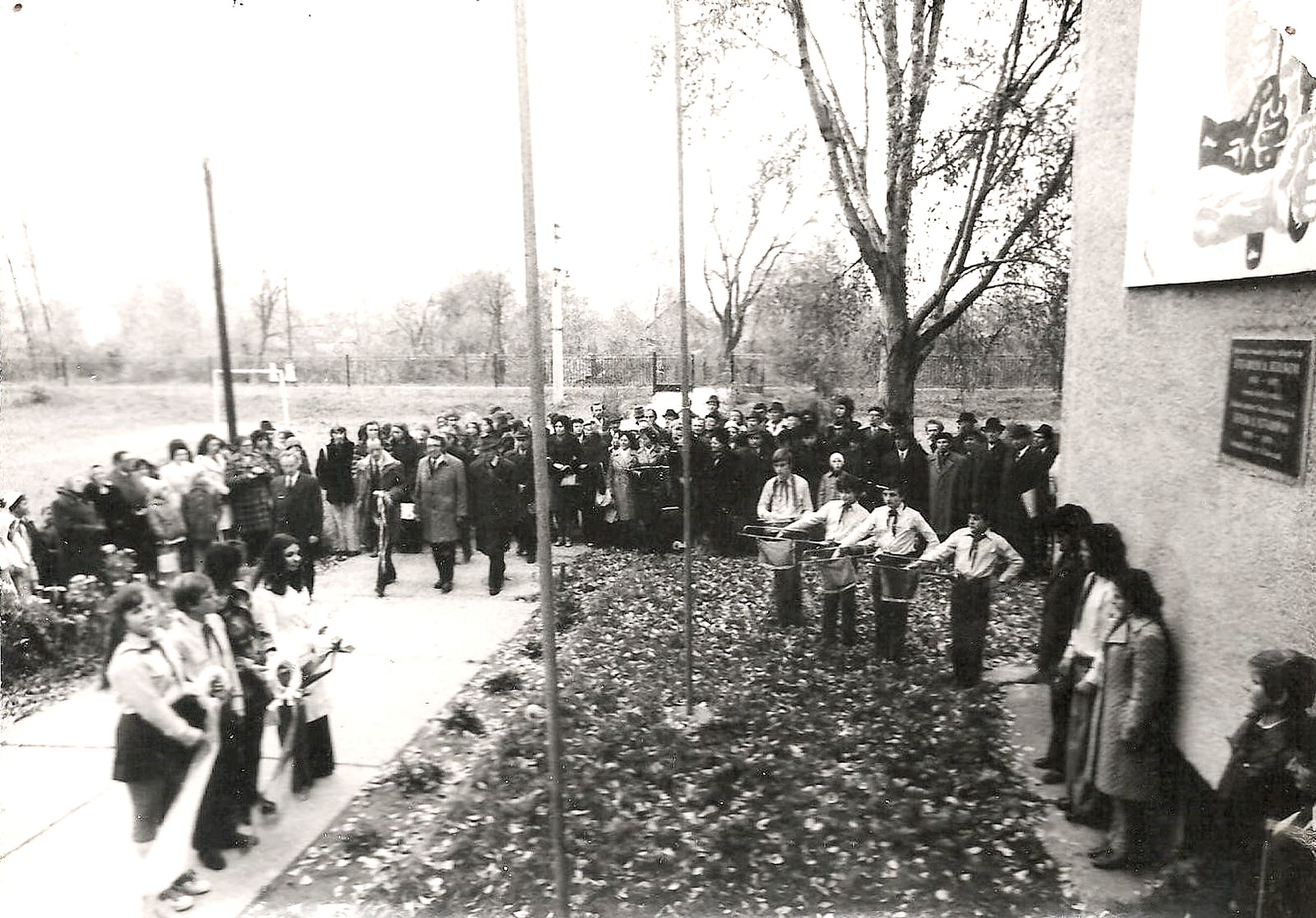 szimo-emlektabla-avatas