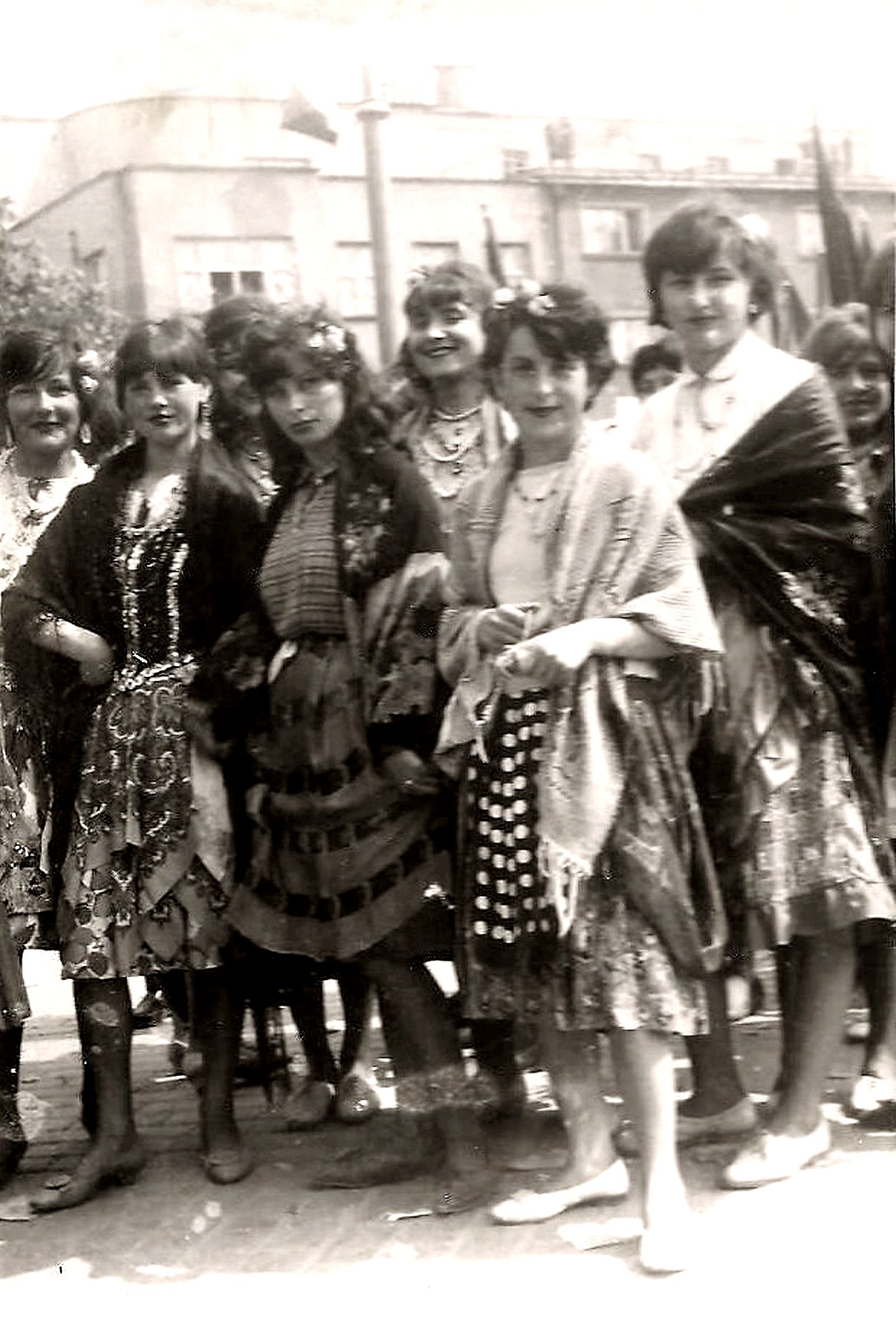 szimo-cigalany-tancosok