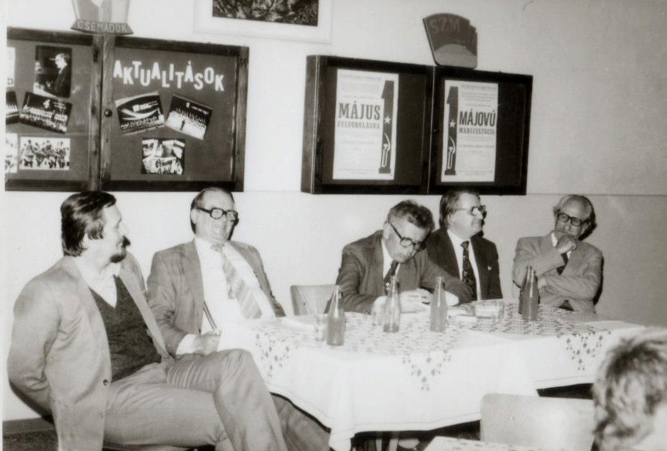 vaga-iro-olvaso-talalkozo