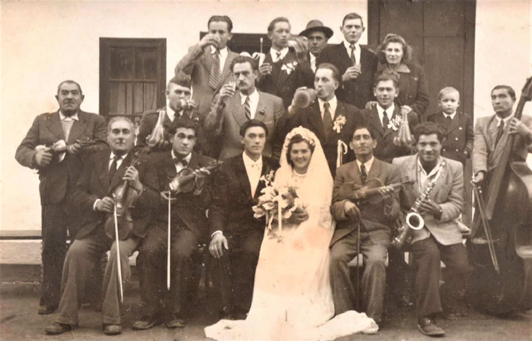 vaga-lakodalom-ciganyzenekarral