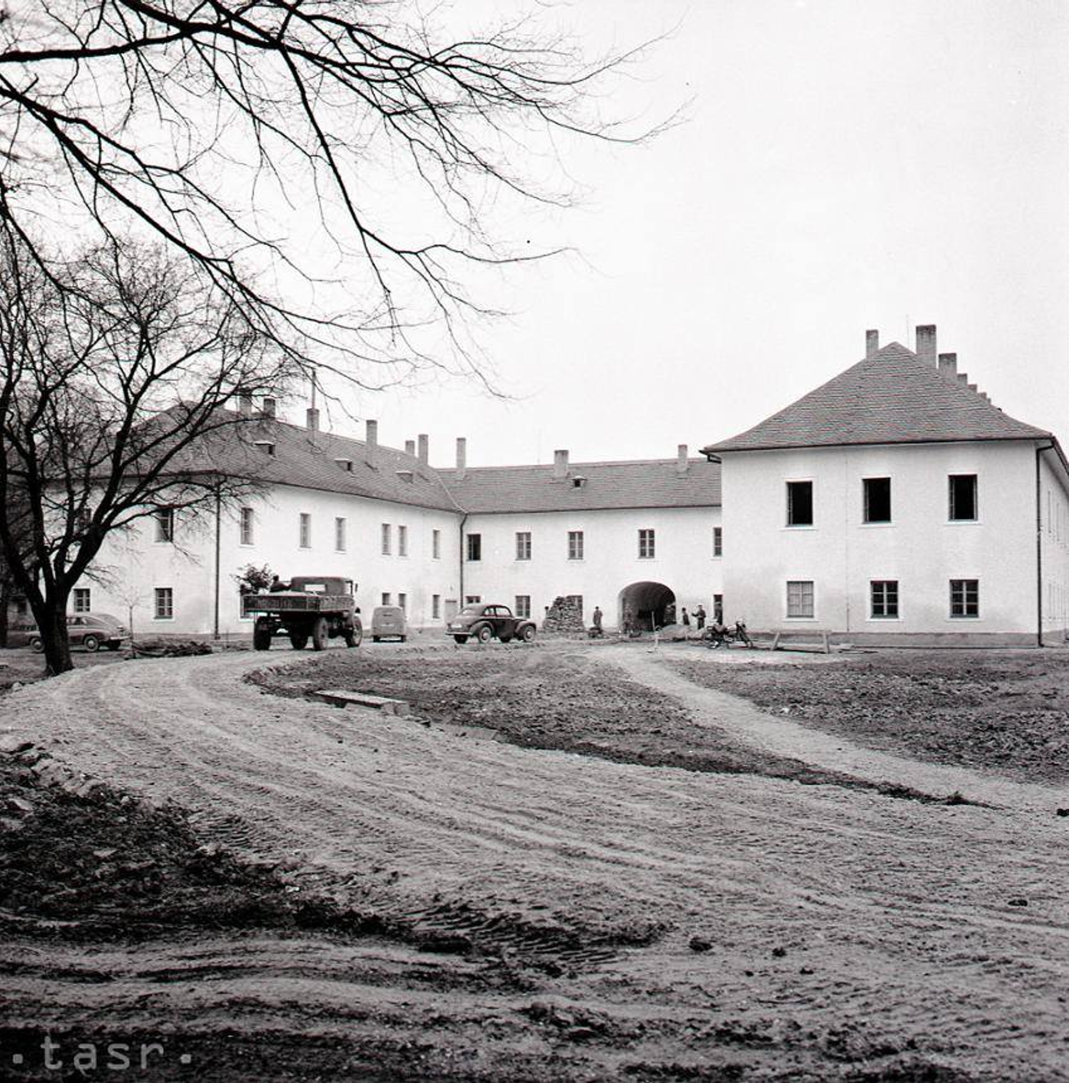 bacsfa-kastely-1955-vtedy-sk-rol
