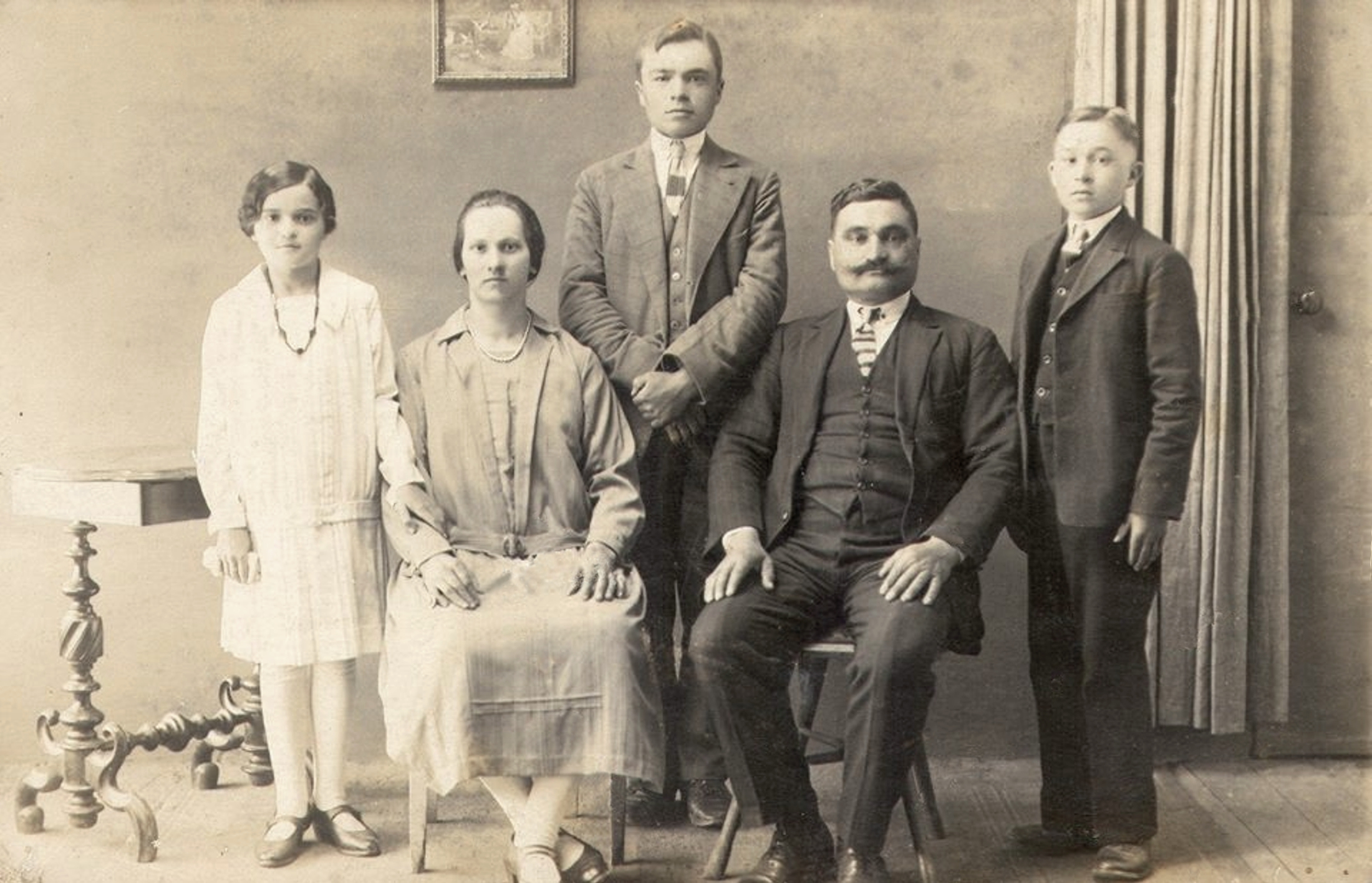 vaga-szlizs-csalad-1920