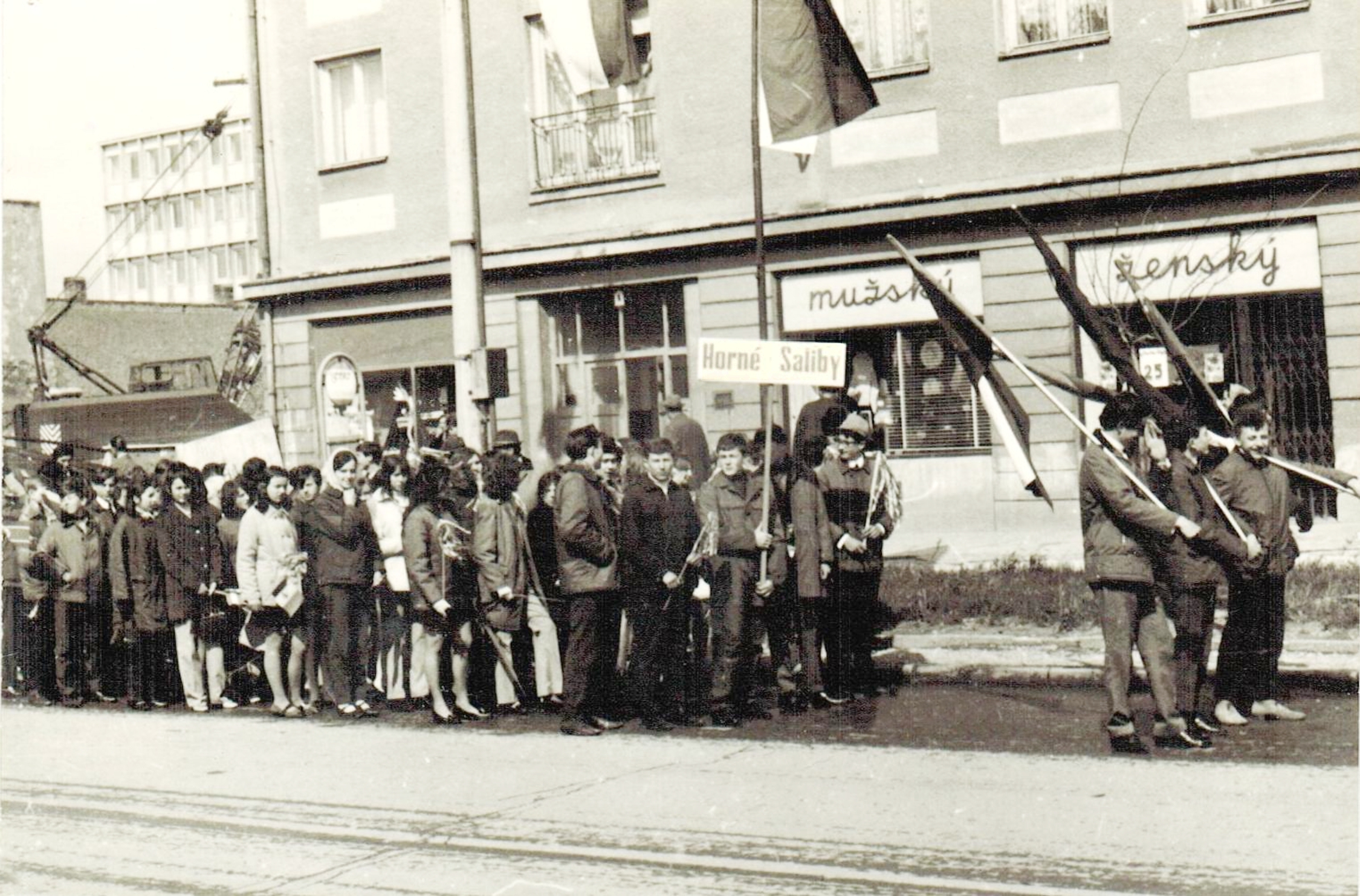 felsoszeli-majus-1-felvonulas