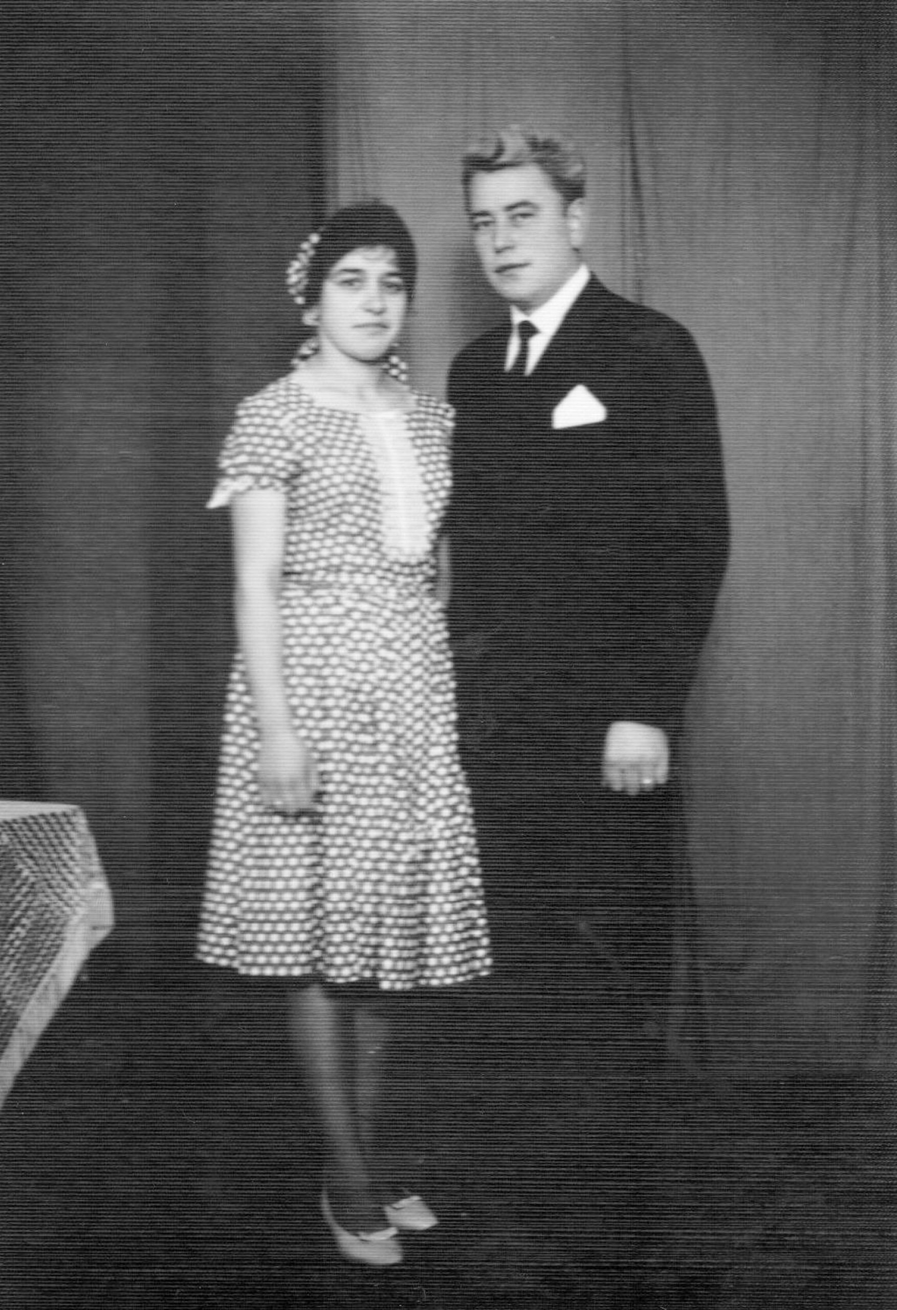 Madar_Menyecskeruha_1964_VargaBela_PappZsofia-a