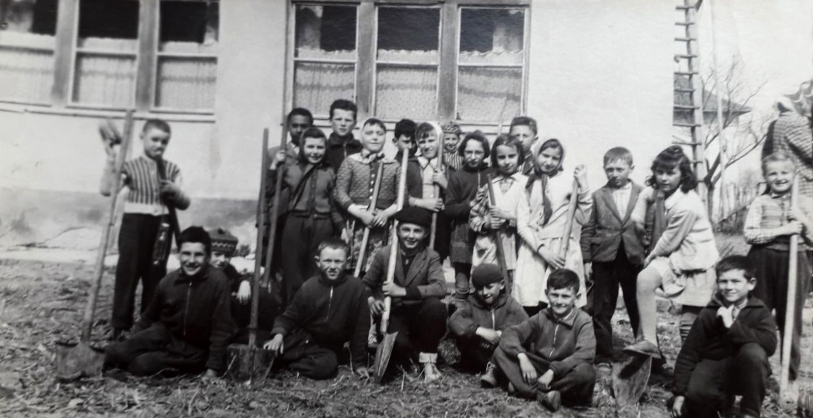 Madar_iskolasok_1963