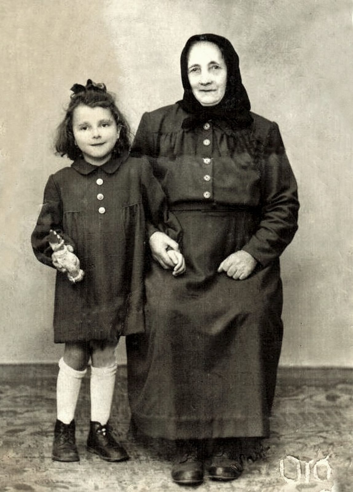 felsoszeli-Erzsike-dedivel-Vigh-Magdolna