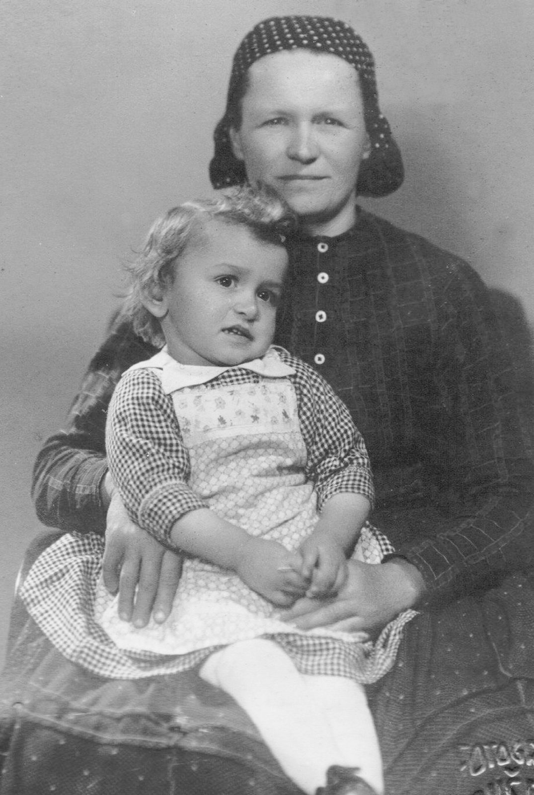 Madar_1947-Vrisice-Papp-Aronne-Bosza-Zsofia-1