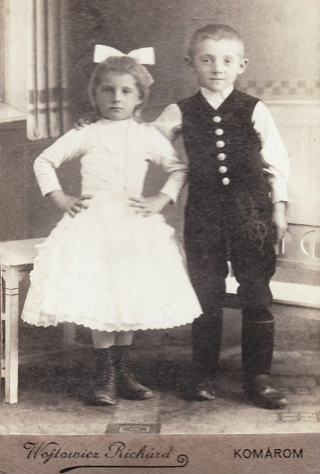 Heteny_CsintalanDezso_testvere_kb1923