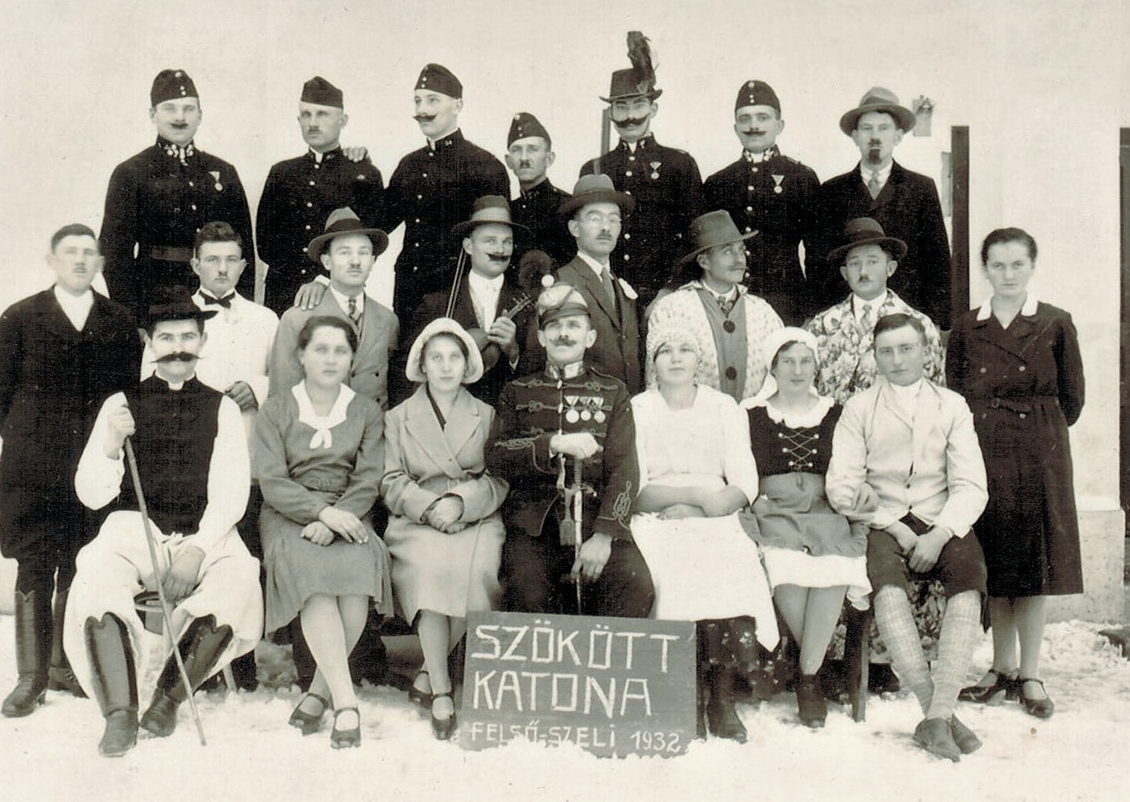 felsoszeli-szokott-katona-szinmu32