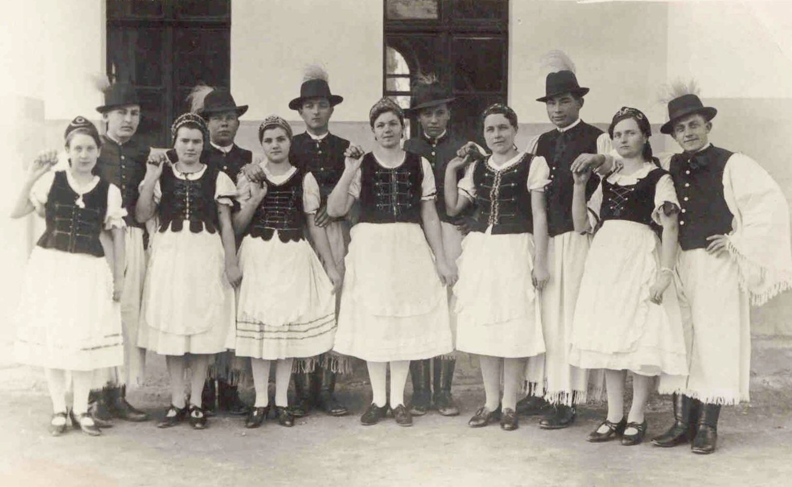 felsoszeli-tanccsoport-Bartos-Vilma