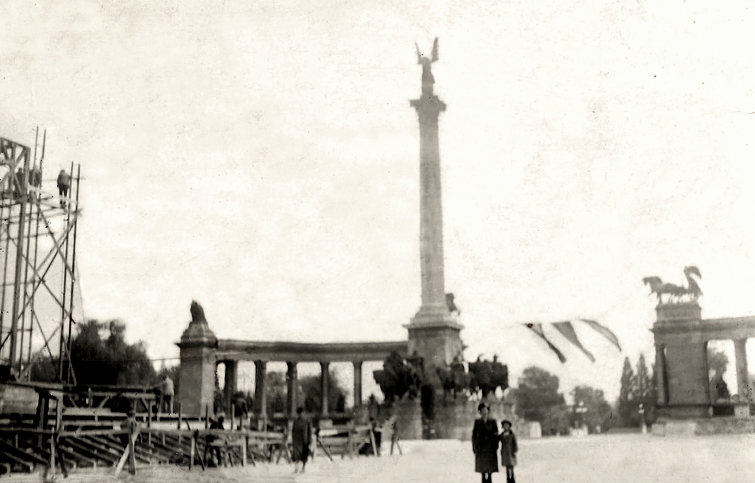 budapest-1938-kongresszus-elokeszuleteikor-ogyallarol-kaveckyne-maria-es-anyukaja