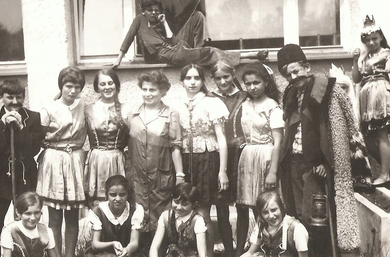 Nagybalog_Iskolasok-Tamas-Ilonaval