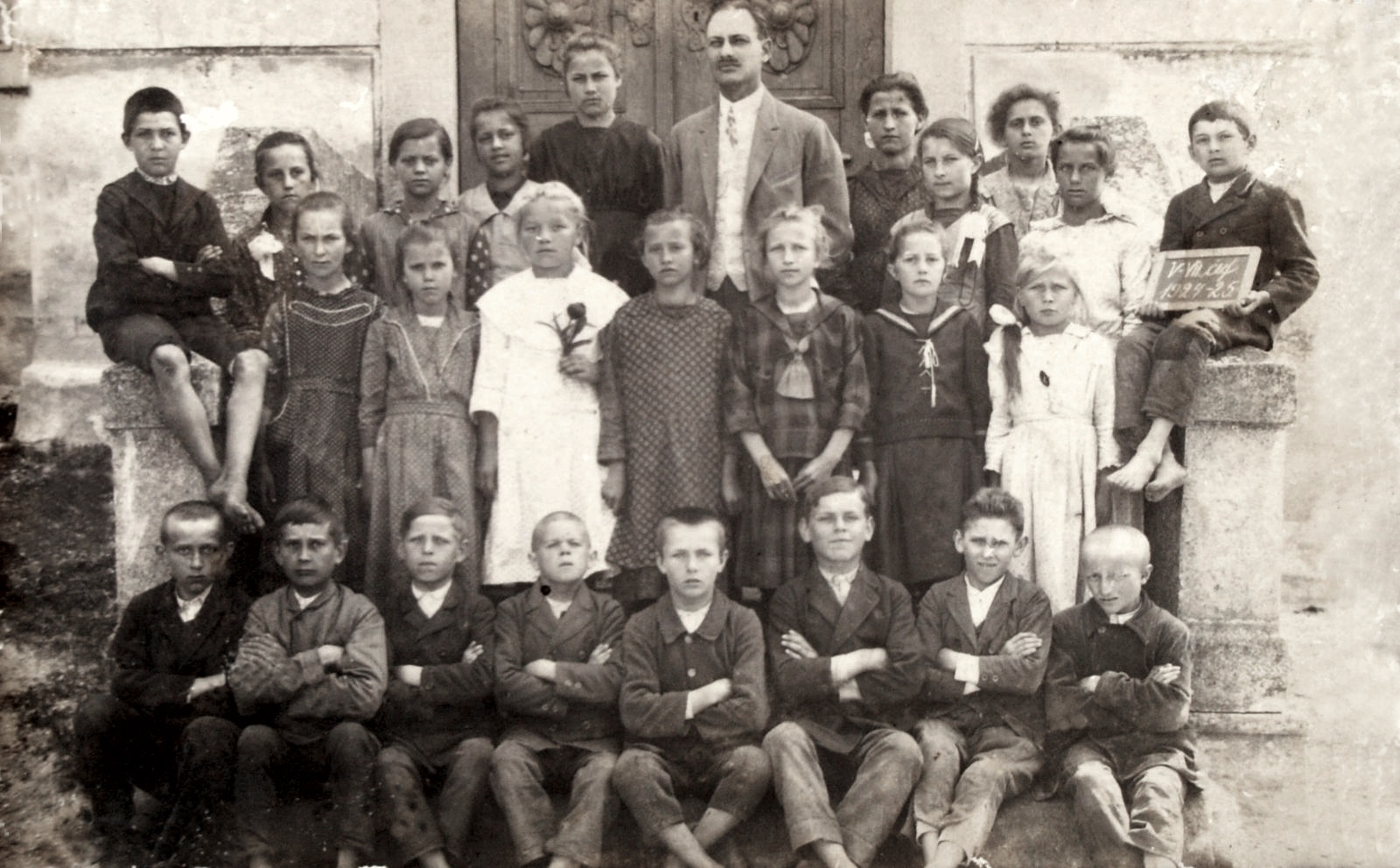 illeshaza-iskolazaras-1925