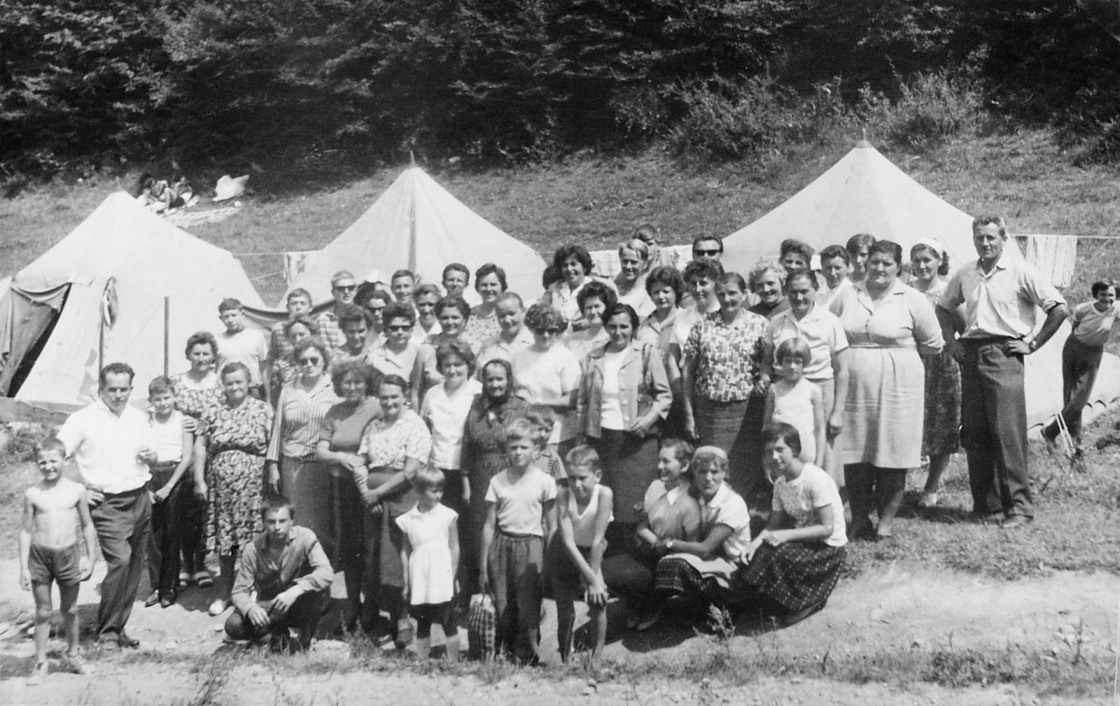 illeshaza-kirandulas-terncsenteplicbe