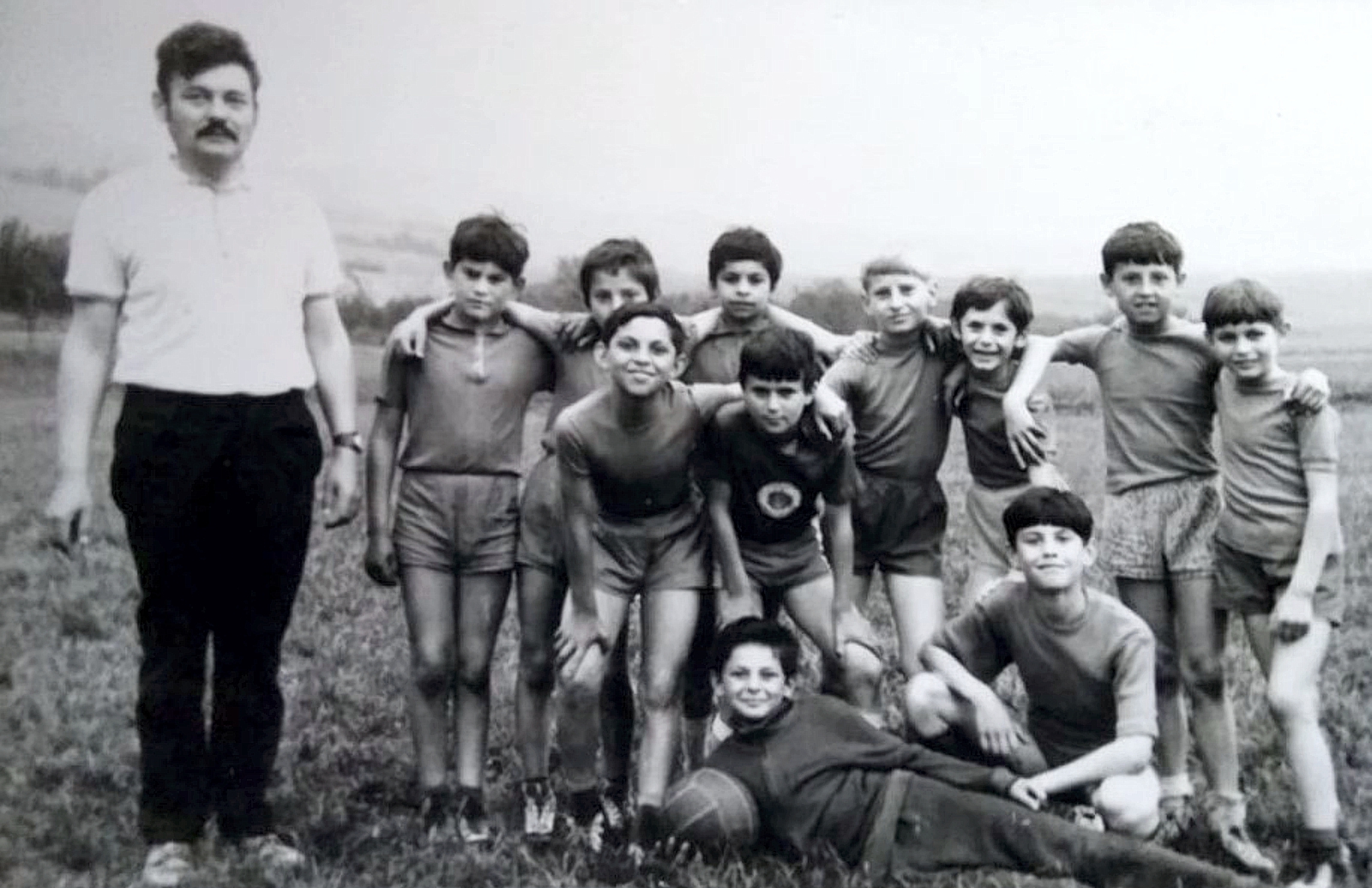 Nagybalogi_iskolasok_futbalcsapata_1964-ben