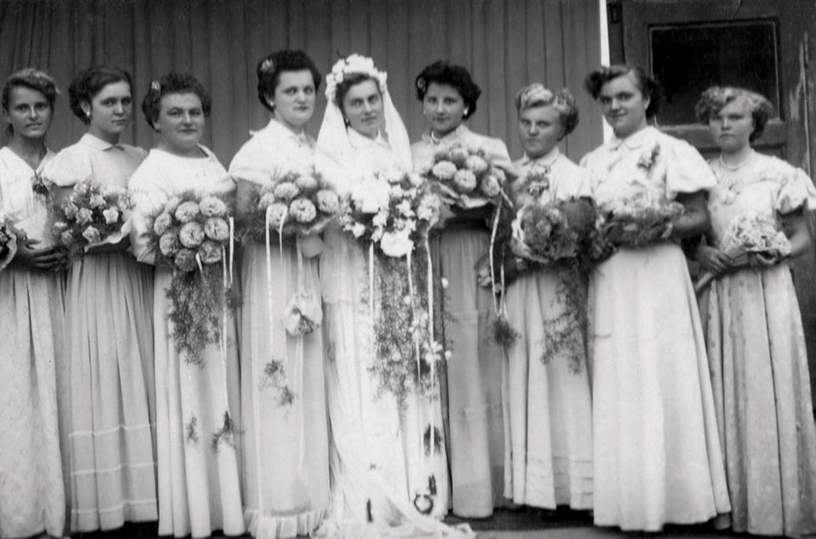 vaga-menyasszony-es-koszoruslanyok