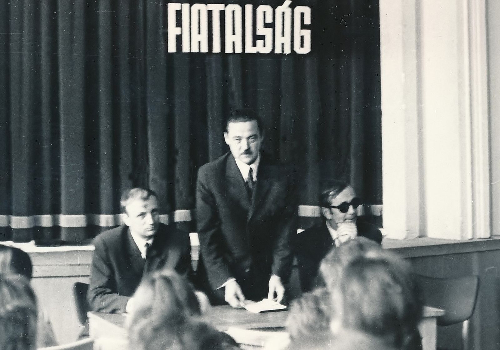 vetelkedo-ifjusag-ujvary-laszlo