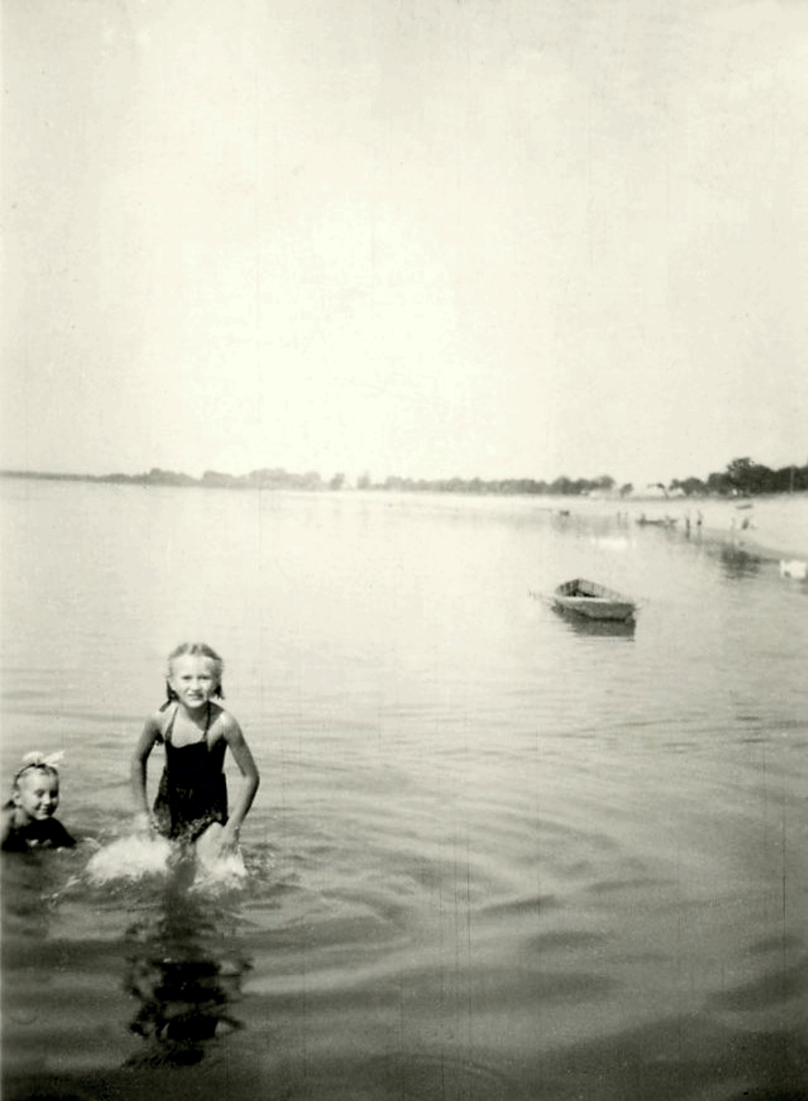 Karva_Sinka_Ilona1933_9_27_a_karvai_dunapartoncca1940