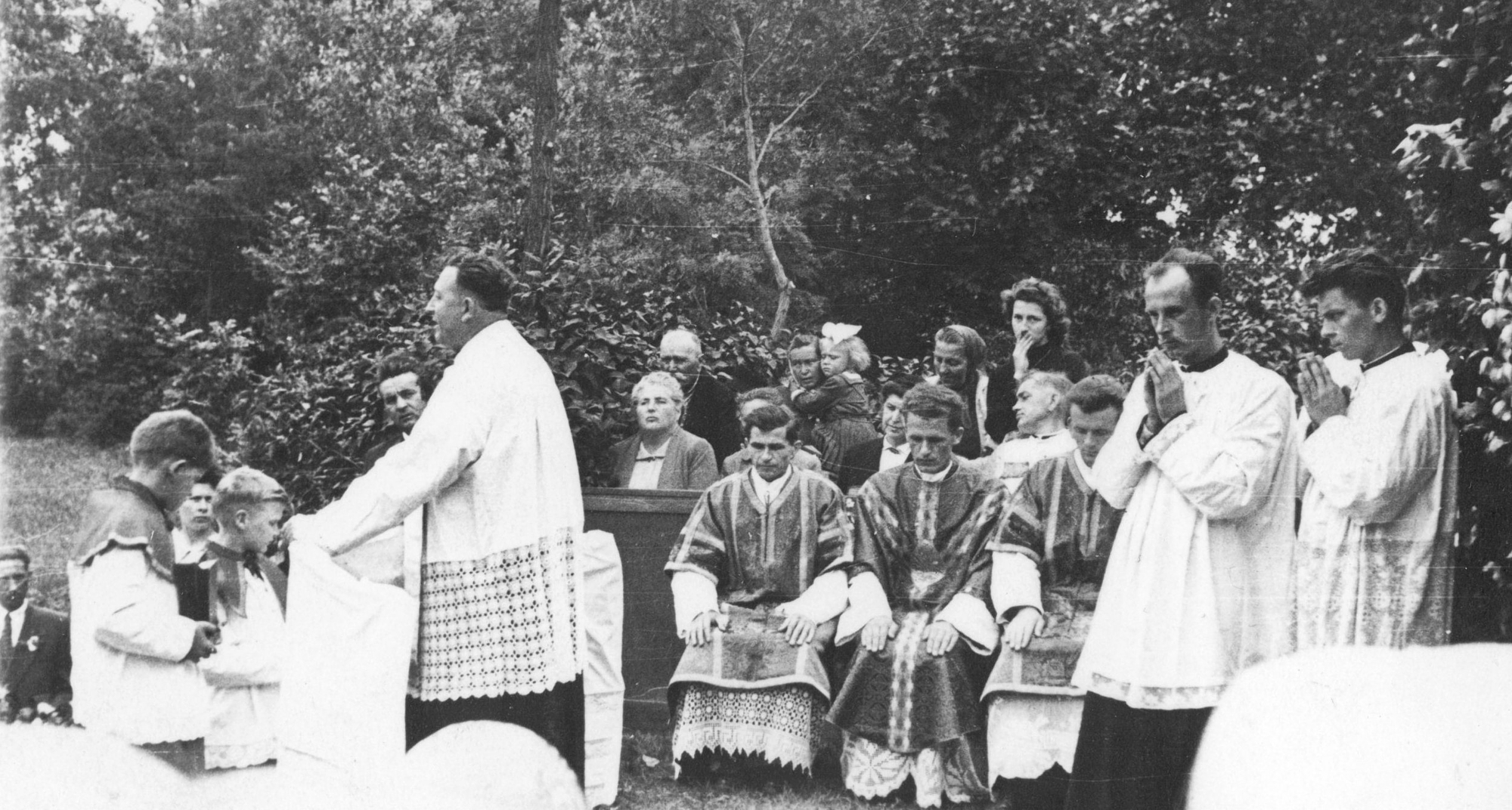 Karva_papszenteles4_BartalKaroly_1957_6_21_unnepi_mise