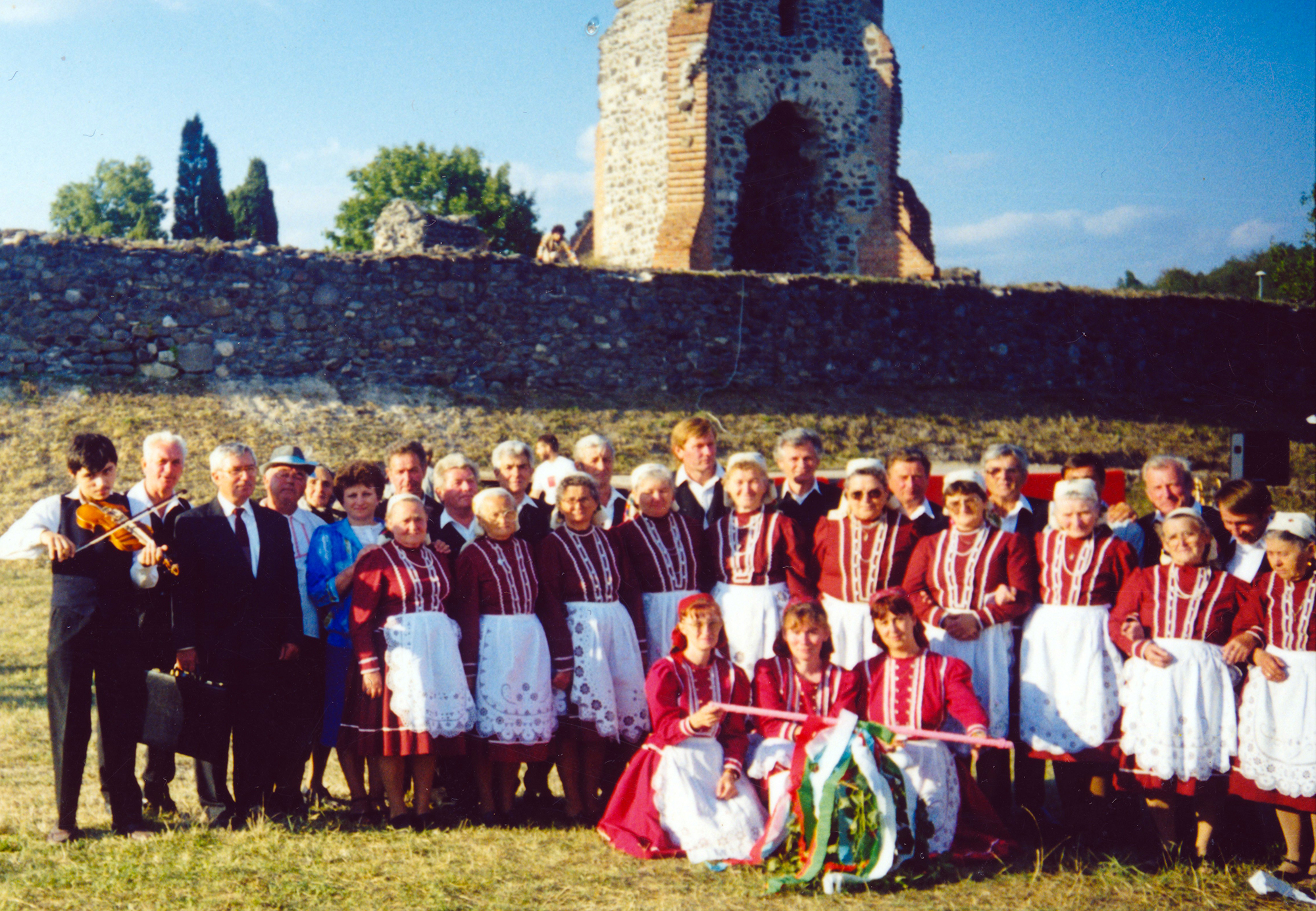 kurt-folklorcsoport-kisnanan