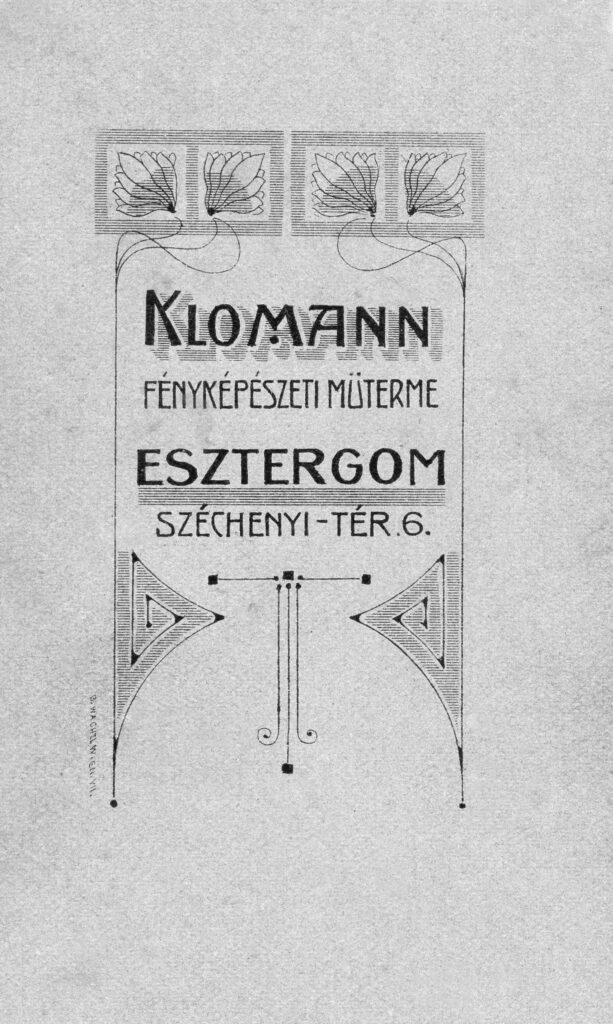 Karva_szolgalolany_fenykep_hatulja