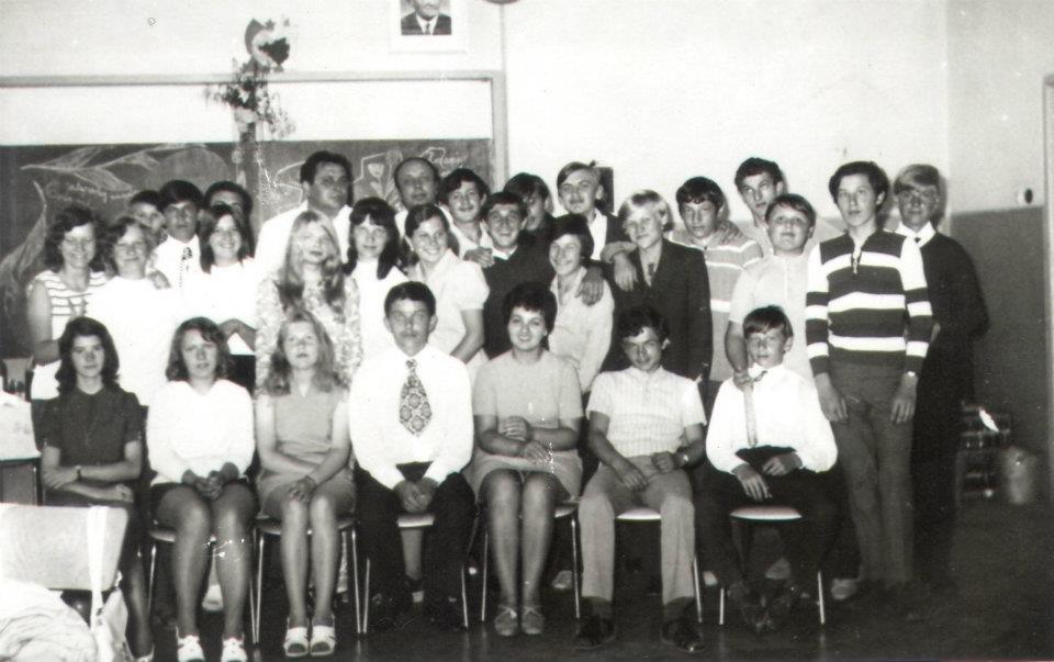 374081_369724163067951_1968822952_n