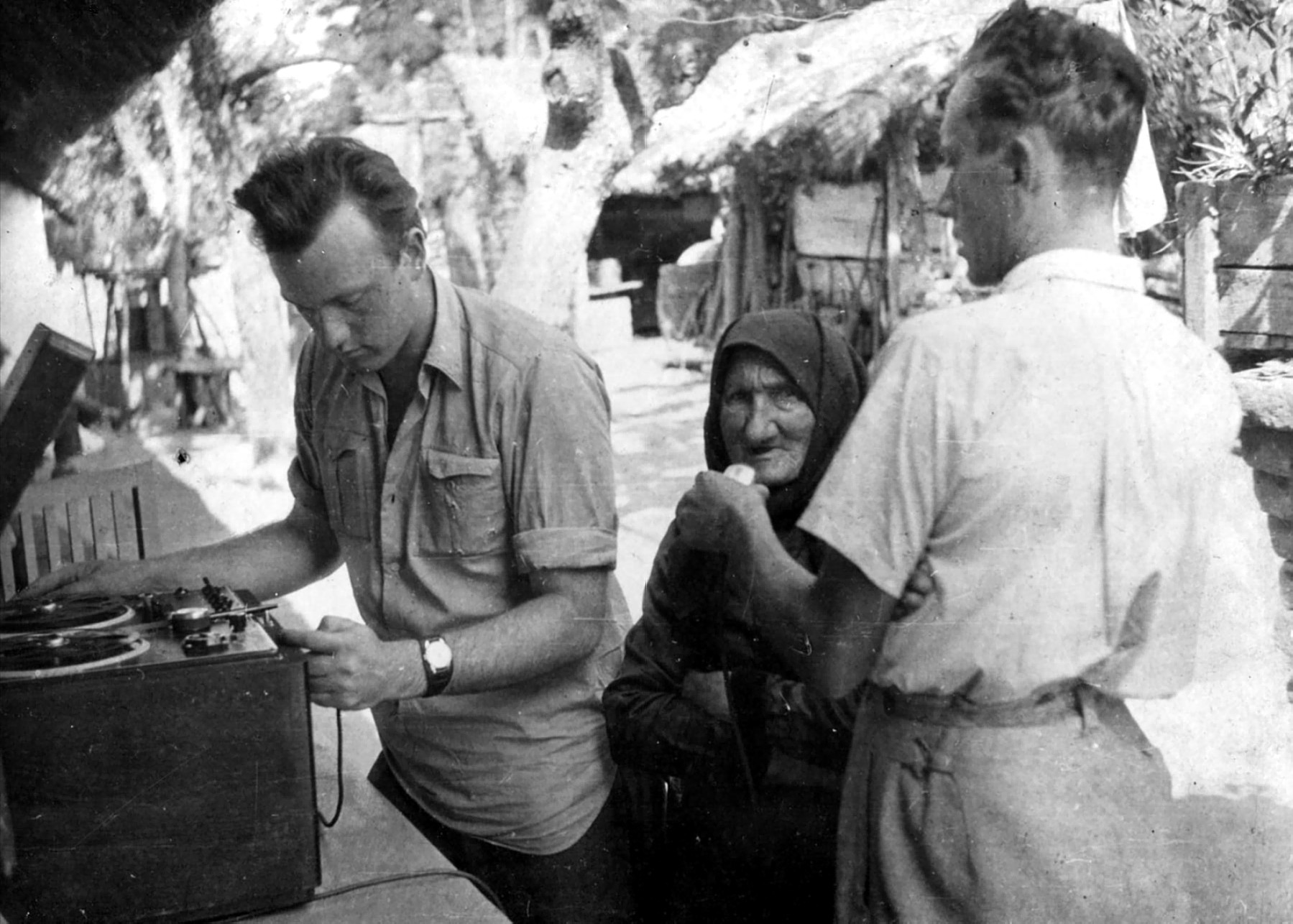 Ág Tibor népzenét gyűjt