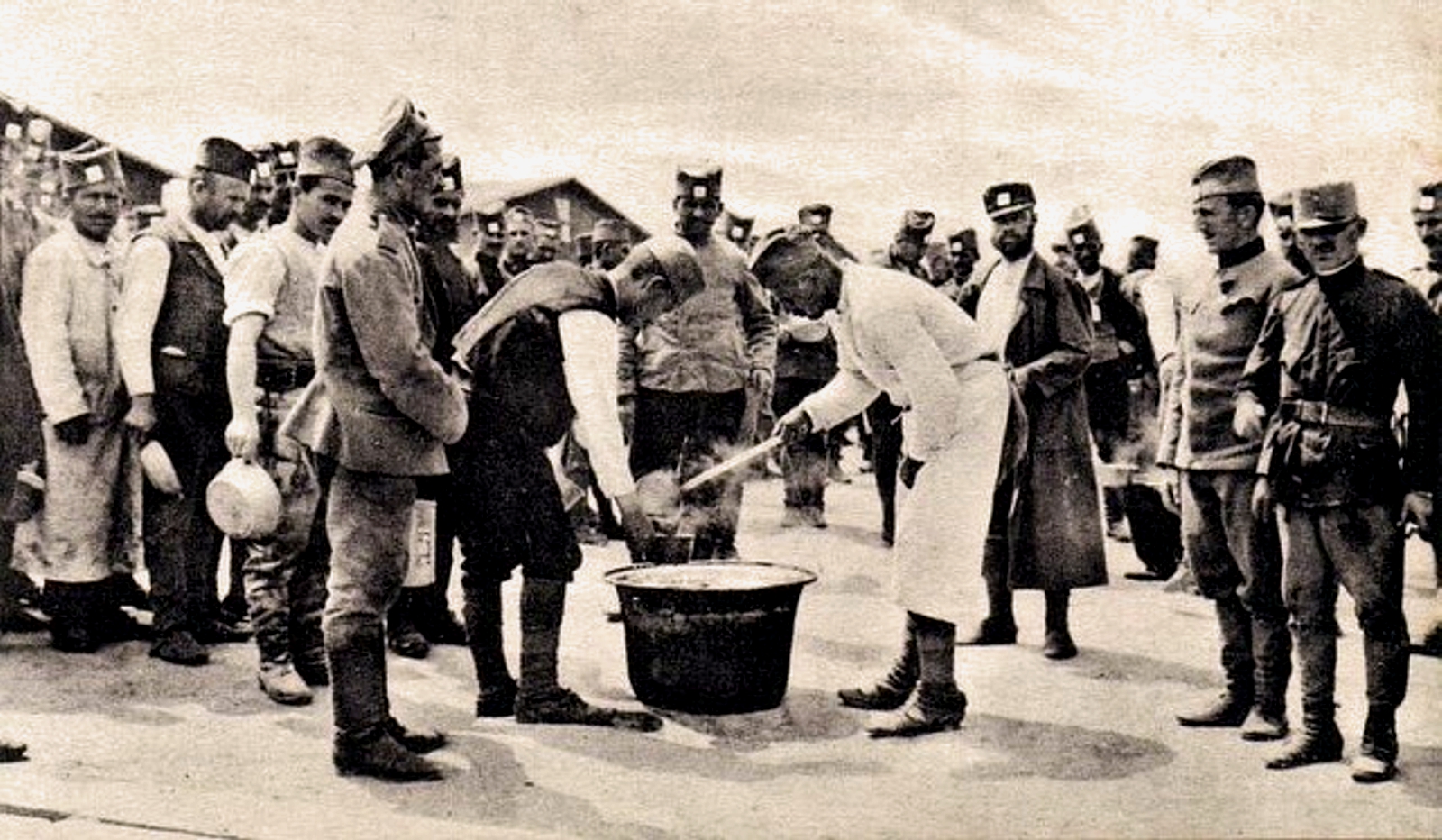 nagymegyer-hadifogoly-tabor-etelkiosztas