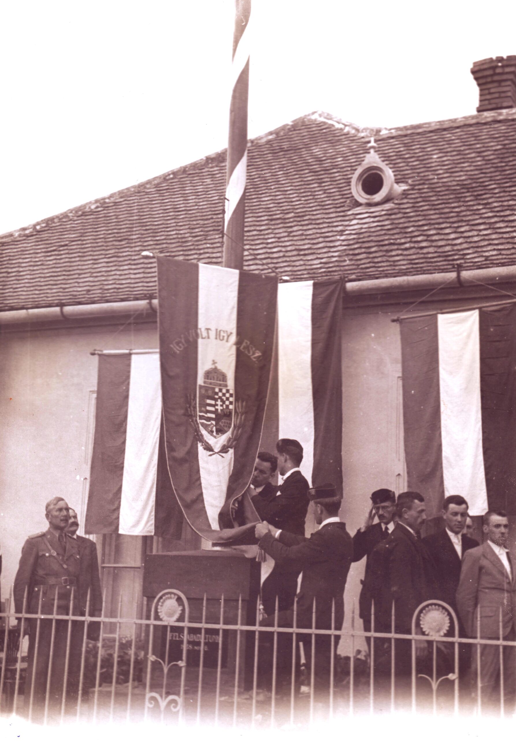 Országzászló avatás Hetényen