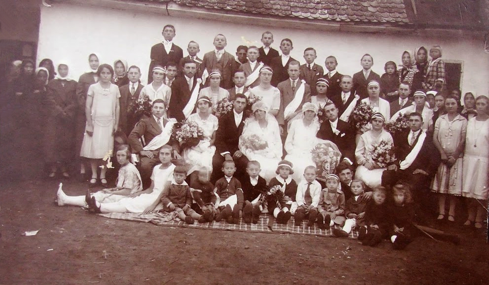 Falusi kettőslakodalom (lagzi) Nemesradnóton az 1920-as években