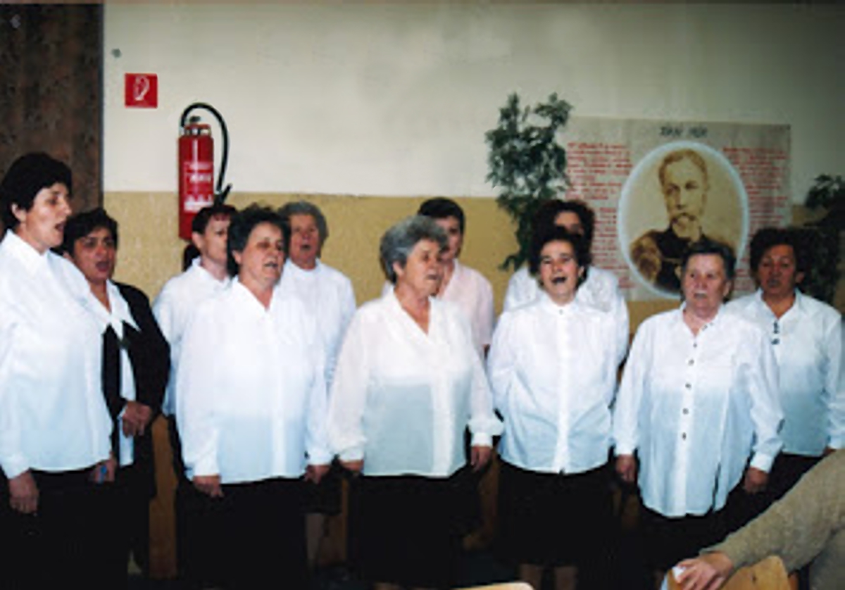 csicsoi-enekkar-2004