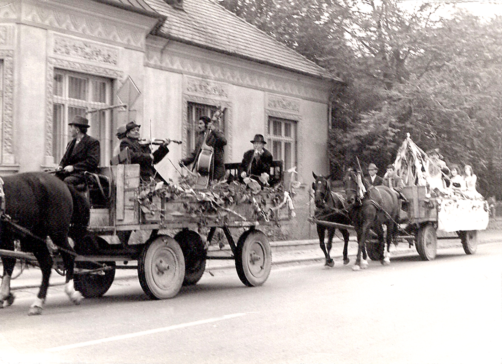 nagymegyeri-szureti-bal-1973a