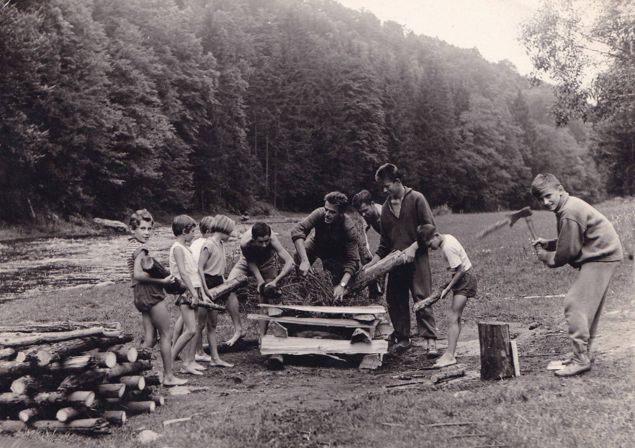 csicso-csallokozi-gyerekek-tabortuz