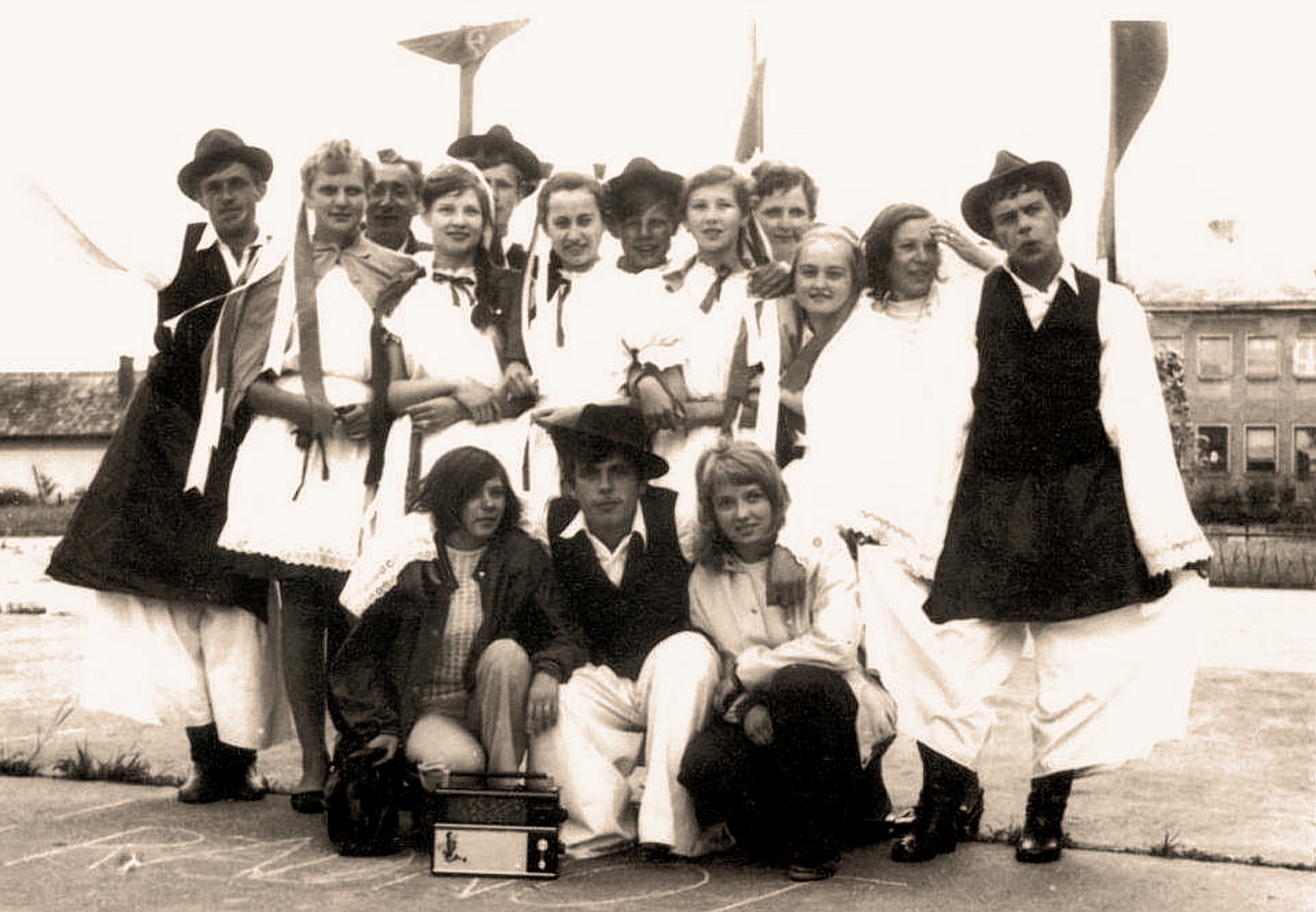 Nemesradnóti tánccsoport II.