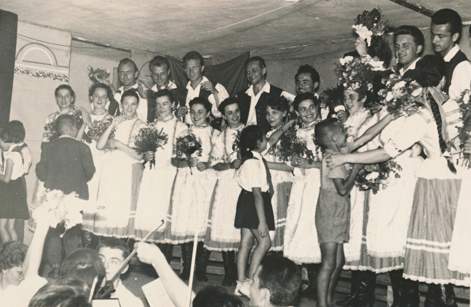 ag-tibor-nepes-kistarkany-1