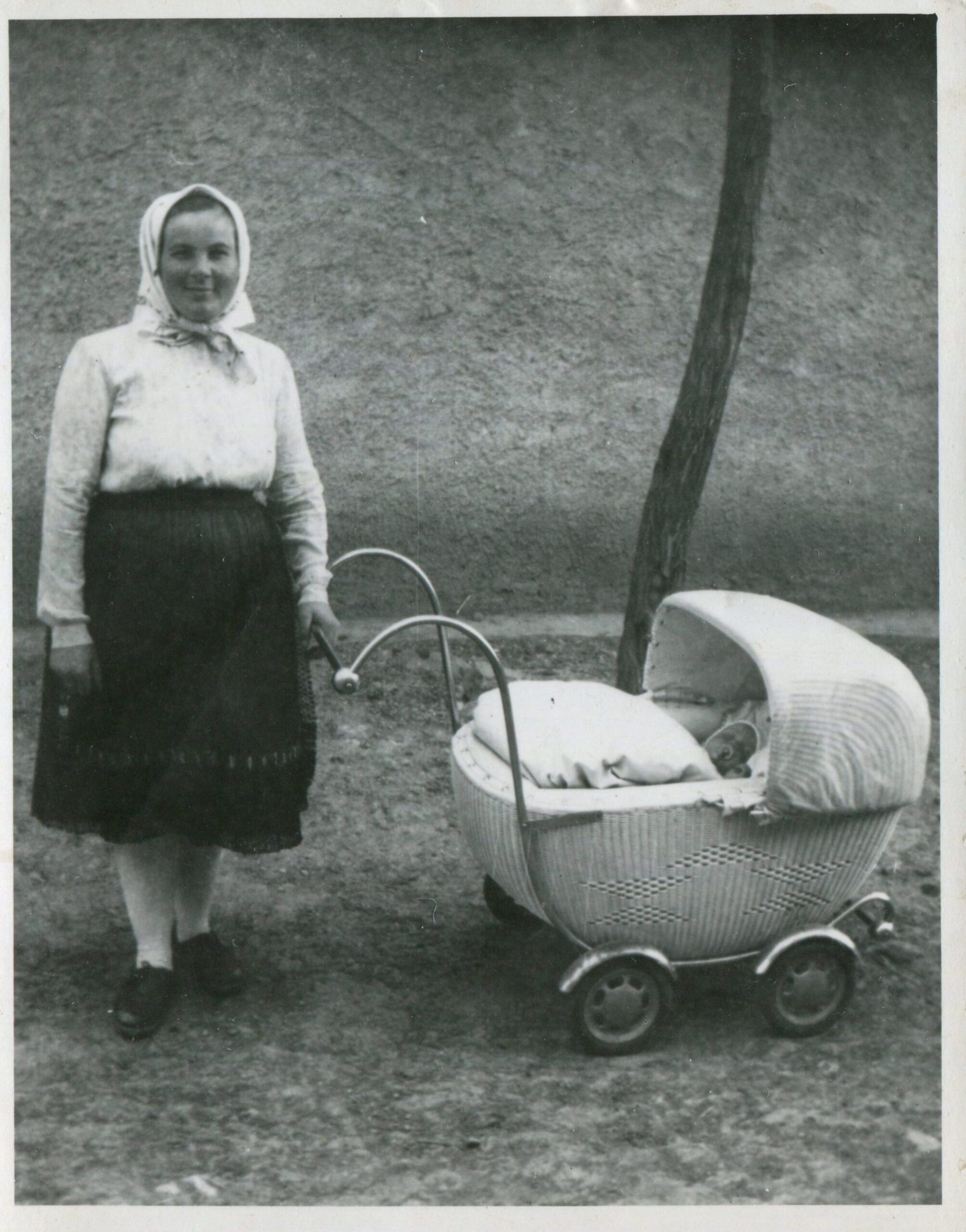 alsobodok-asszonygyerekkocsival