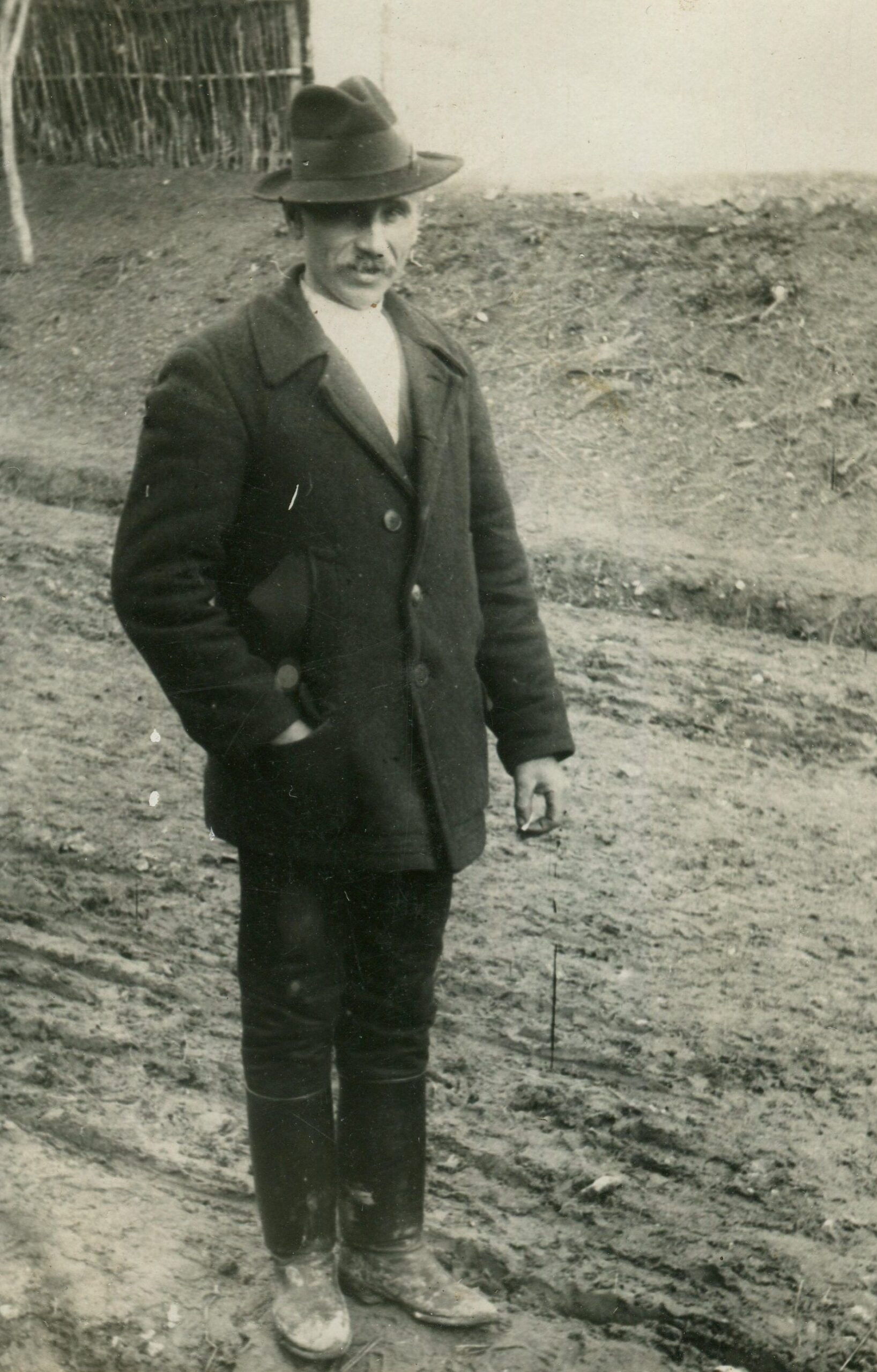 alsobodok-jellegzetesferfiviselet