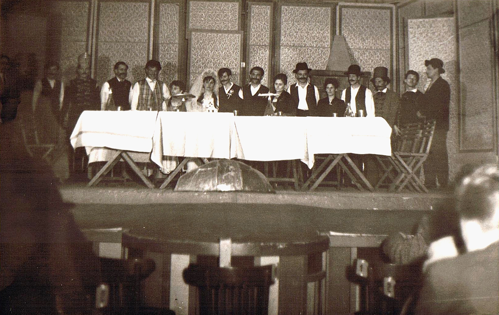 kohidgyarmat-a-ven-bakancsos-es-fia-a-huszar-14a