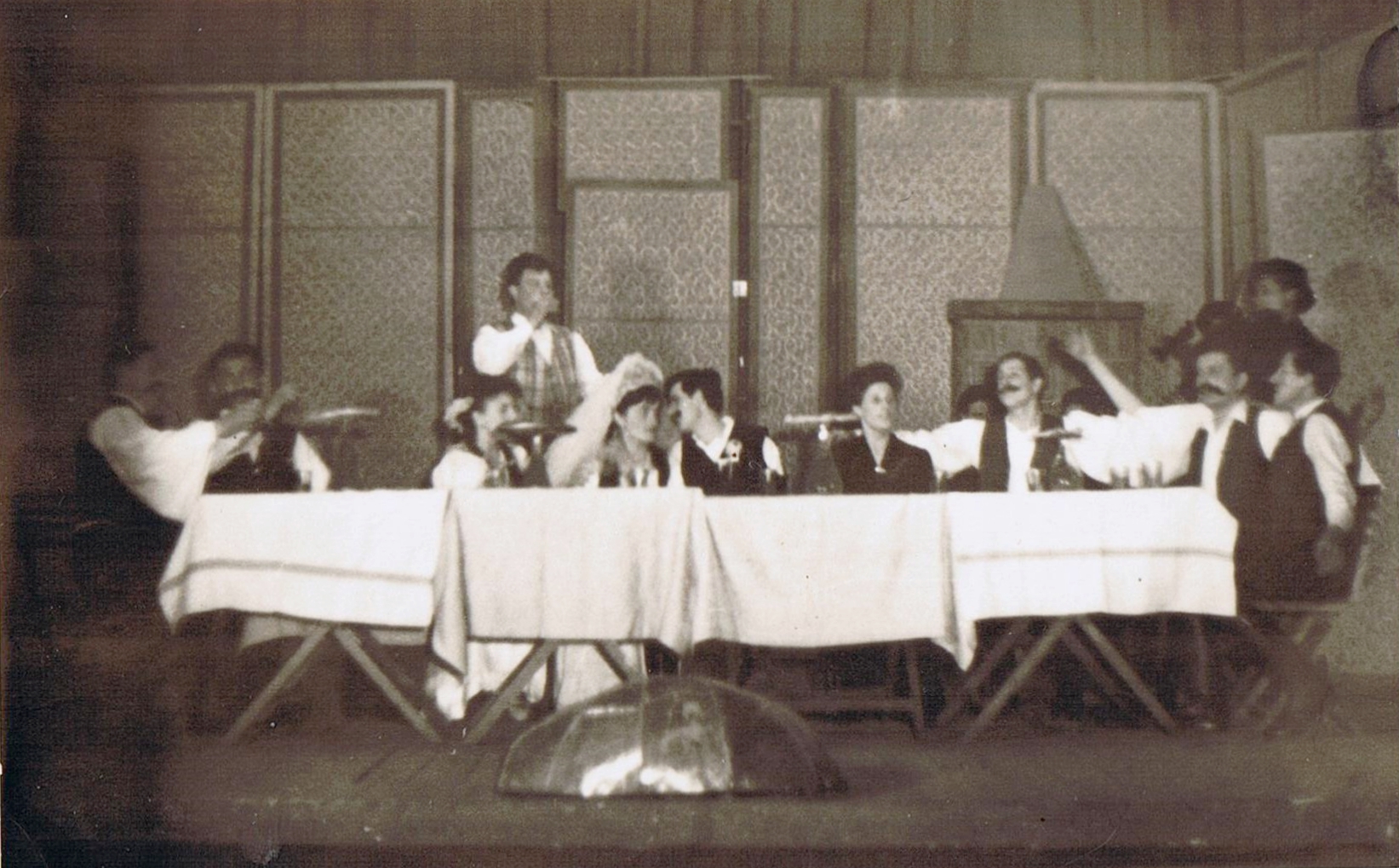 kohidgyarmat-a-ven-bakancsos-es-fia-a-huszar-16a