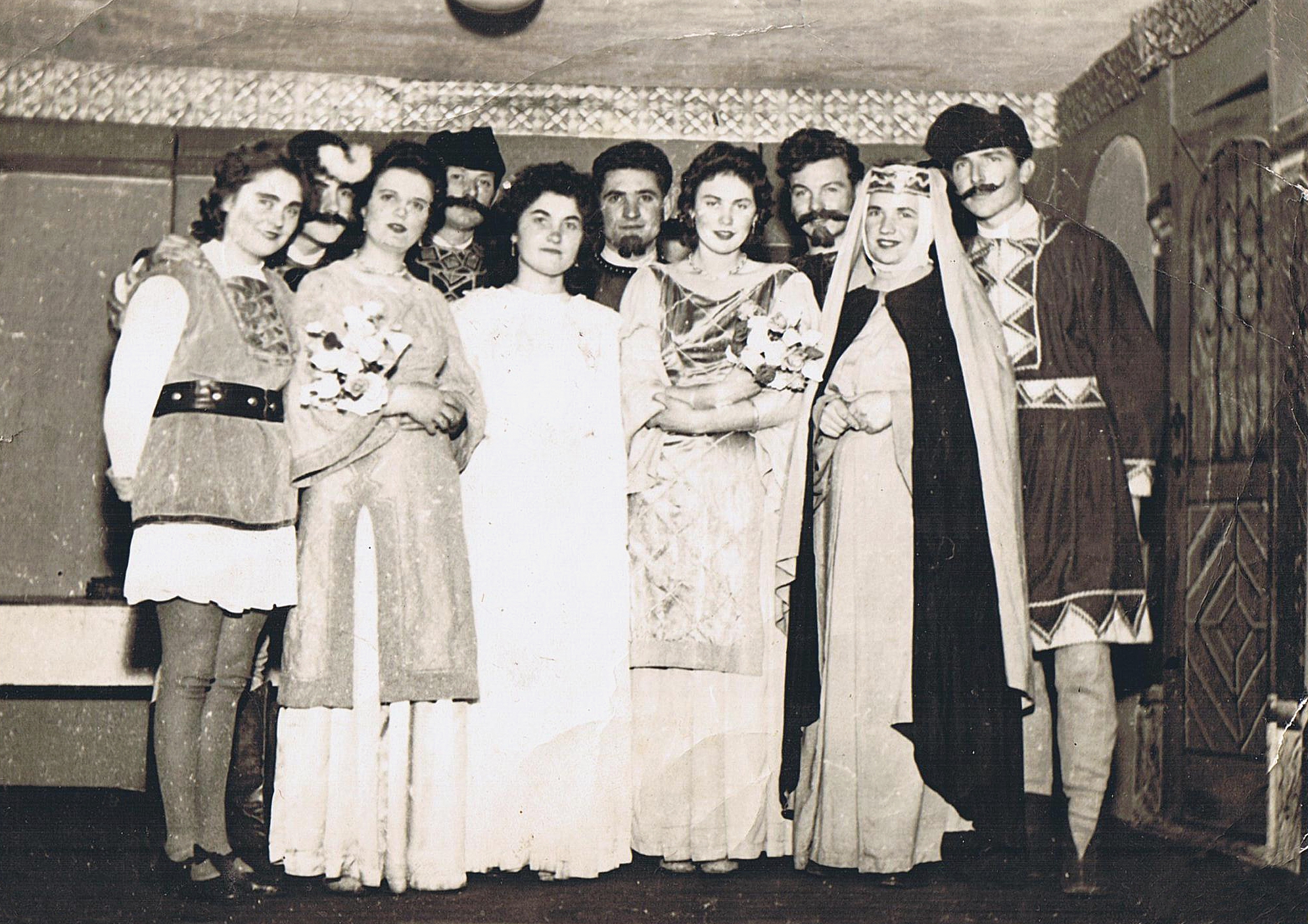 kohidgyarmat-enek-a-romok-felett28a