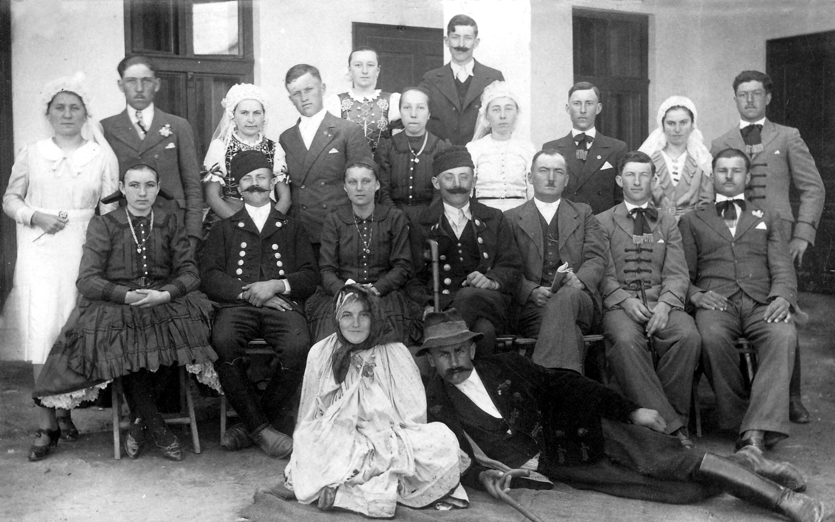 heteny-Ferjhez_megy_a_biro_lanya_1937