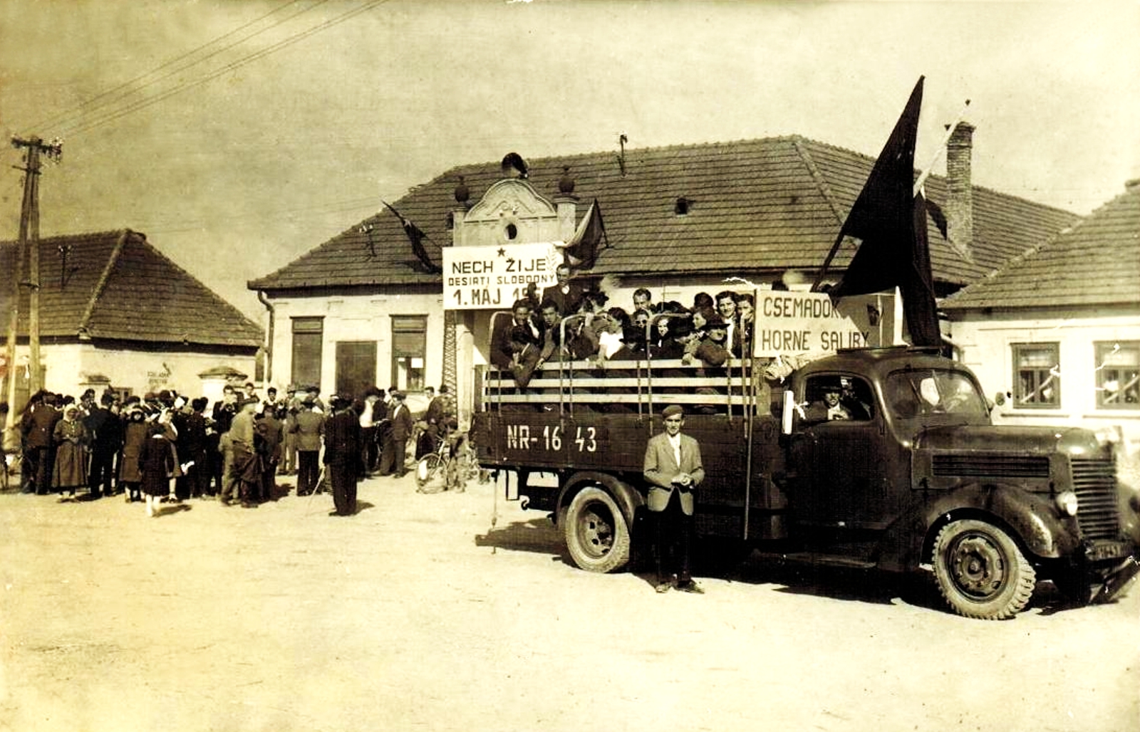 felsoszeli-majus-elseje-1955