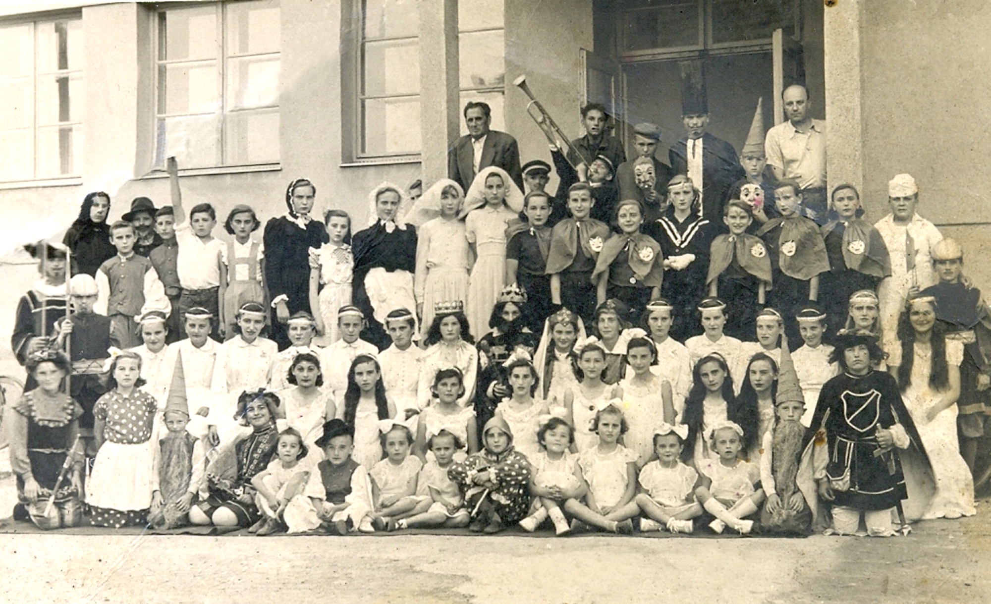 felsoszeli-csipkerozsika-tancosok-1