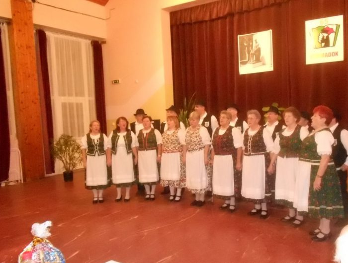 A béke-sárosfai népdalkör