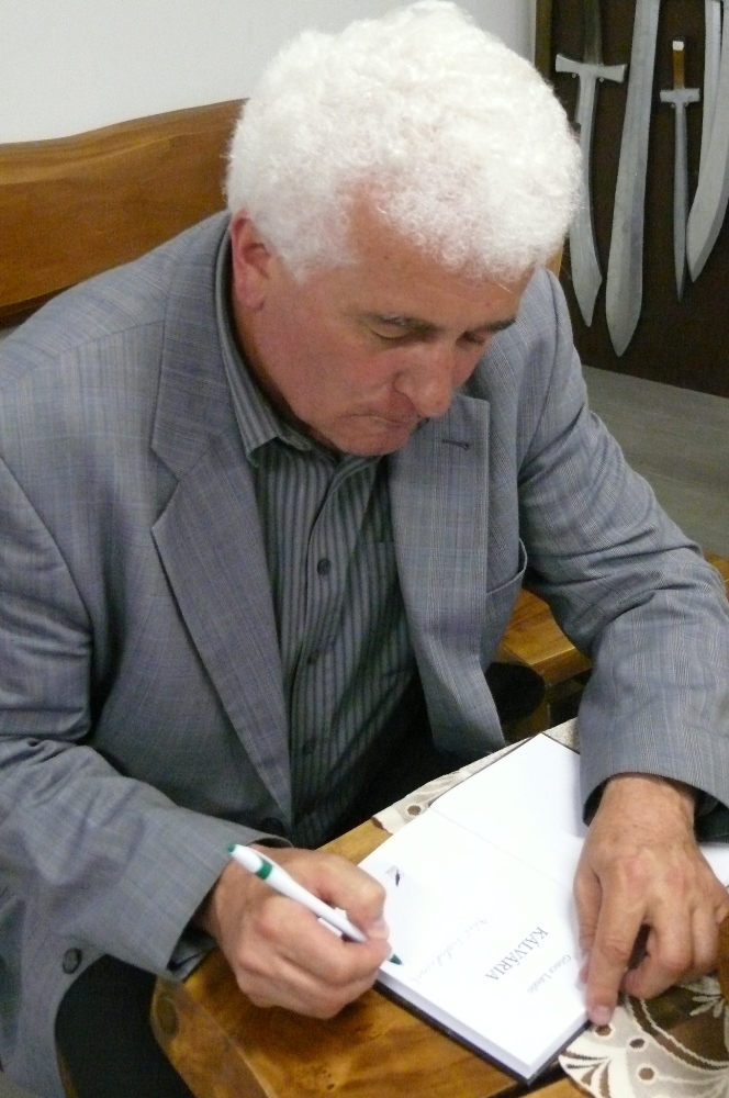 Göncz László prózaíró dedikál